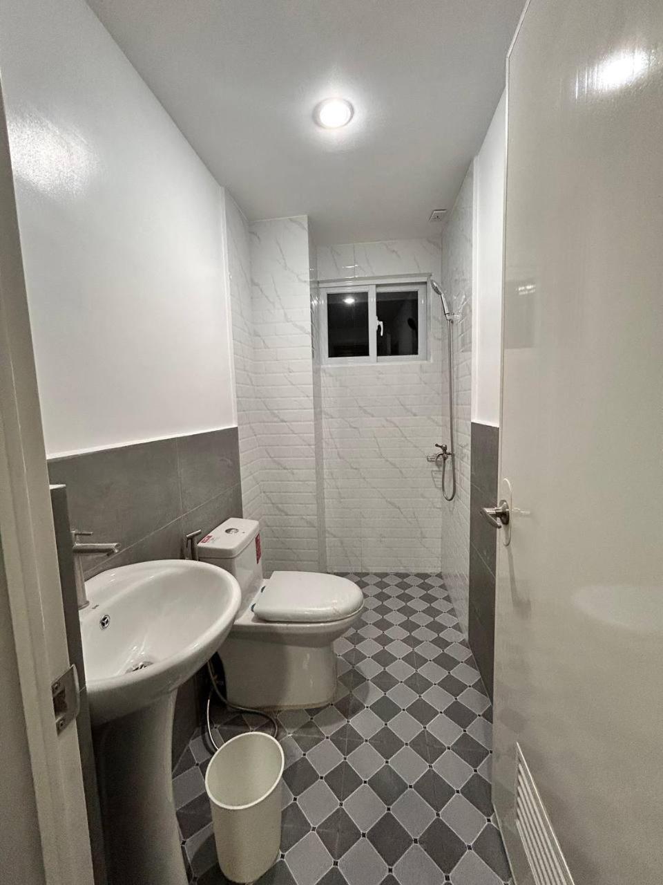 Origin - Units Near Bonifacio Global Apartment