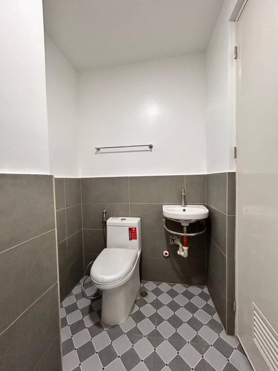 Origin - Units Near Bonifacio Global Apartment