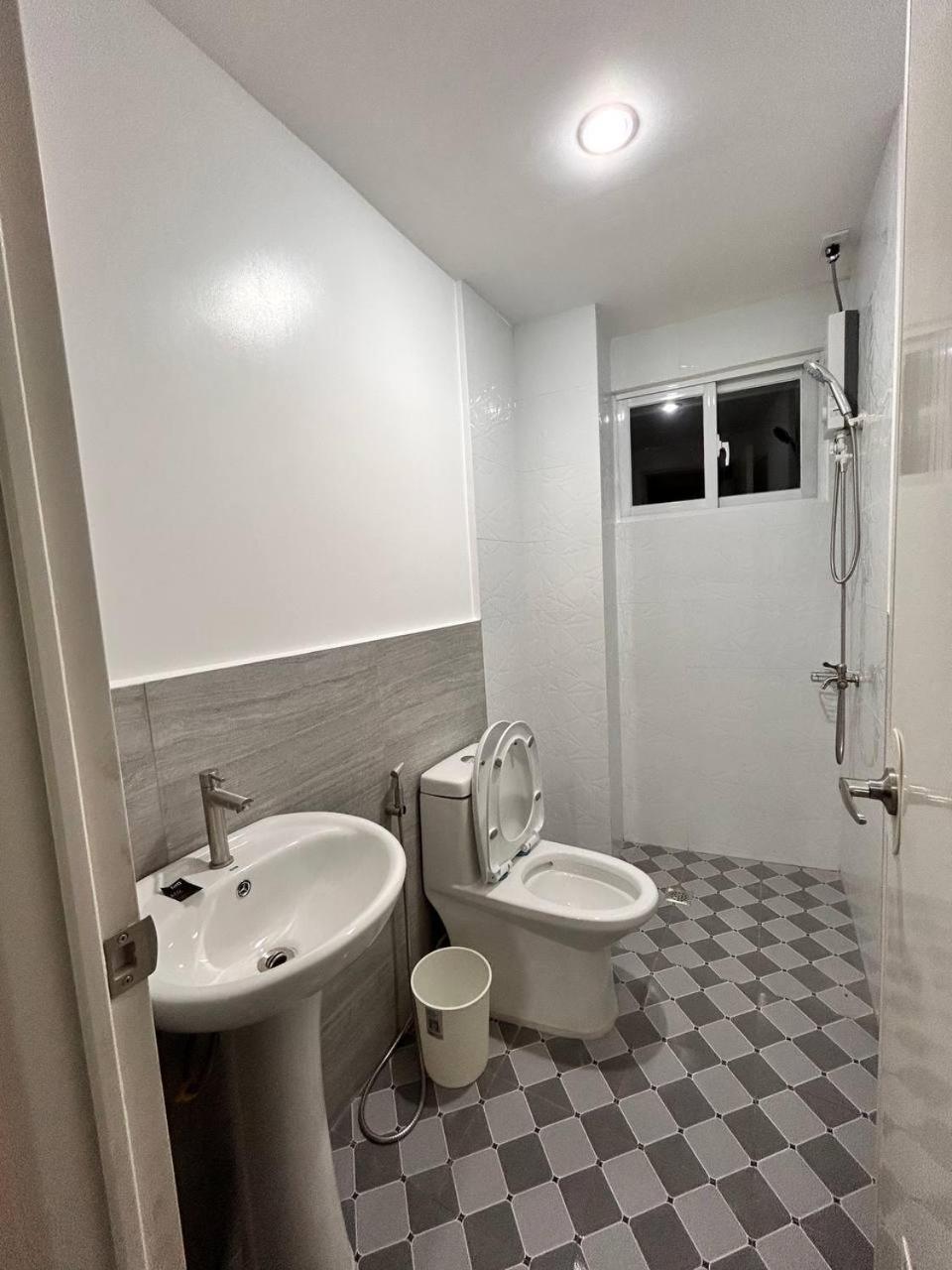 Origin - Units Near Bonifacio Global * Manila