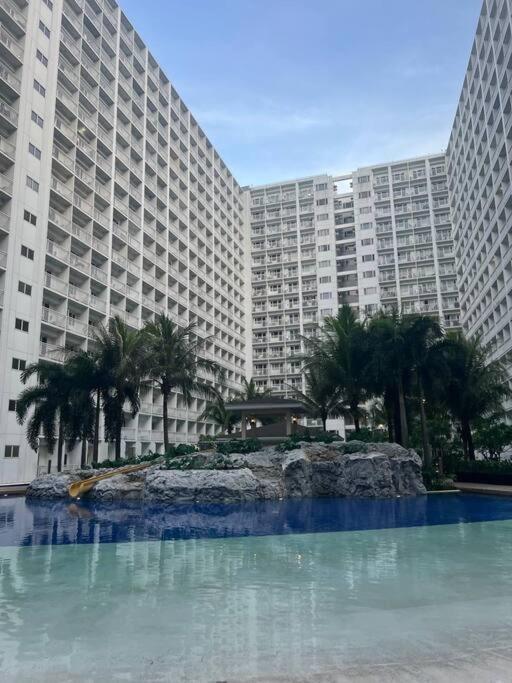 Daisy's By Staycation Apartment *