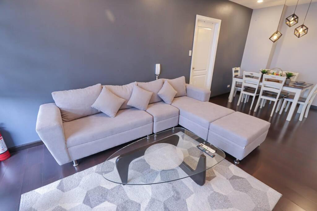 Apartment Spacious And Cozy 2 Bedroom In The Gramercy Poblacion