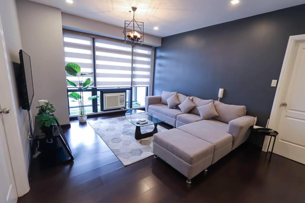 Spacious And Cozy 2 Bedroom In The Gramercy Poblacion Apartment *