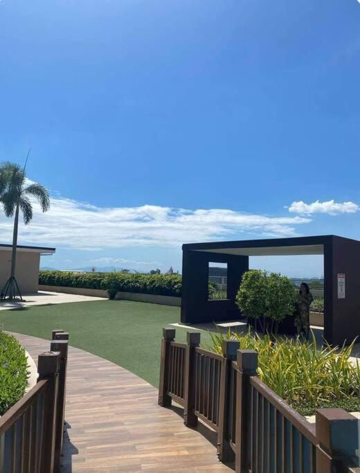 Breeze Residences Amenity And View Apartment