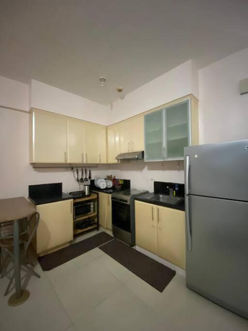 Modern Height In Mckinley Apartment *