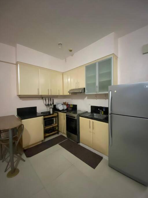 Apartment Modern Height In Mckinley Manila