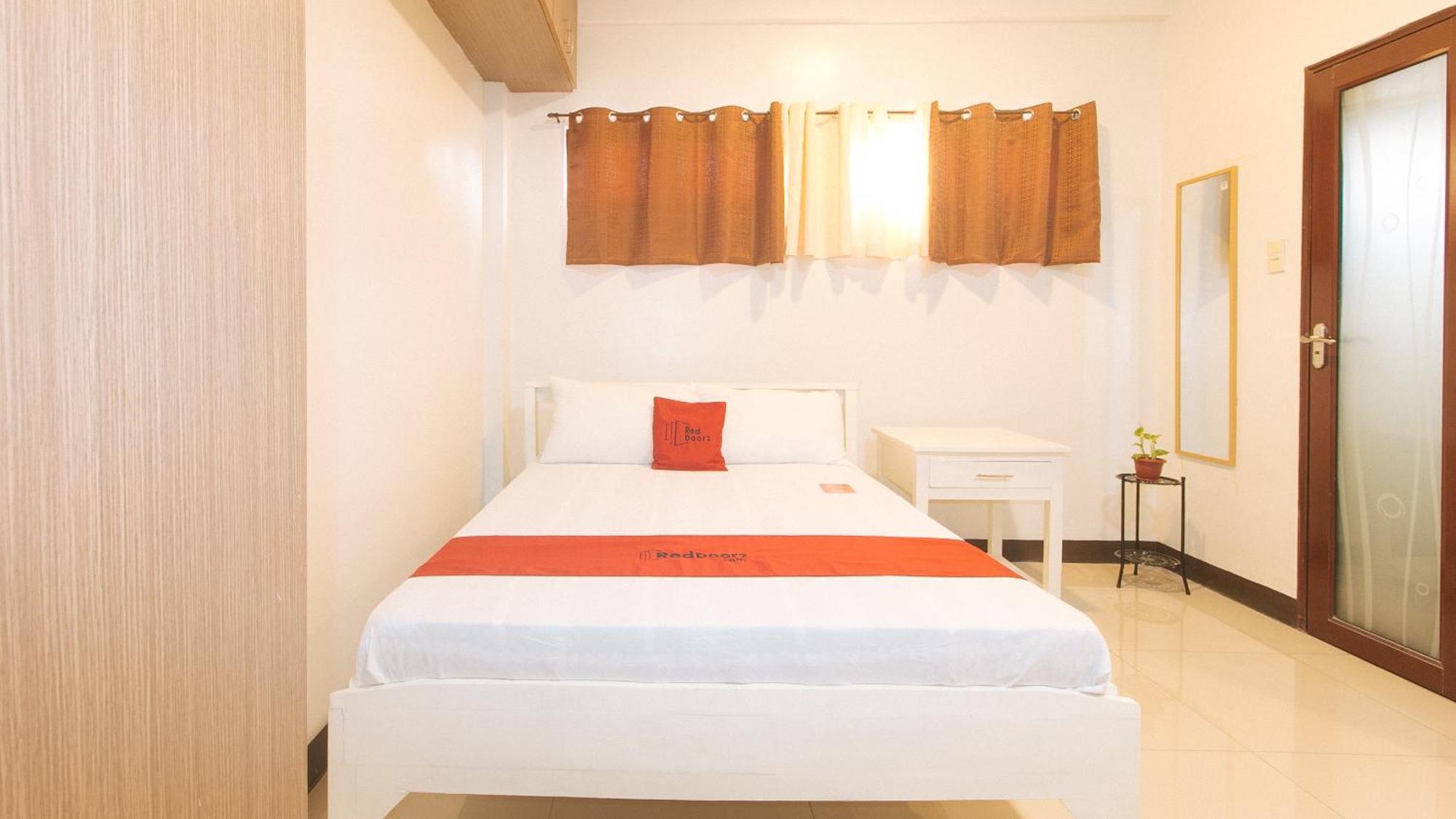 Reddoorz At Mgp Apartelle Near Espana Manila