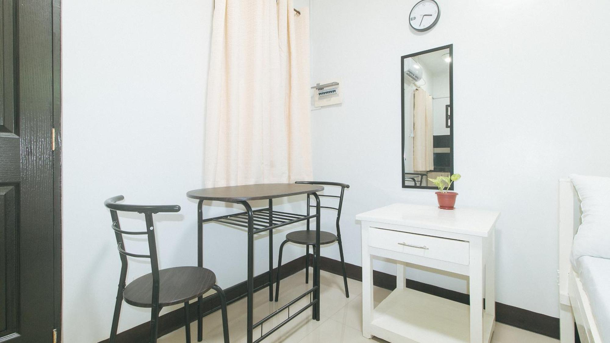 Reddoorz At Mgp Apartelle Near Espana Hotel Manila