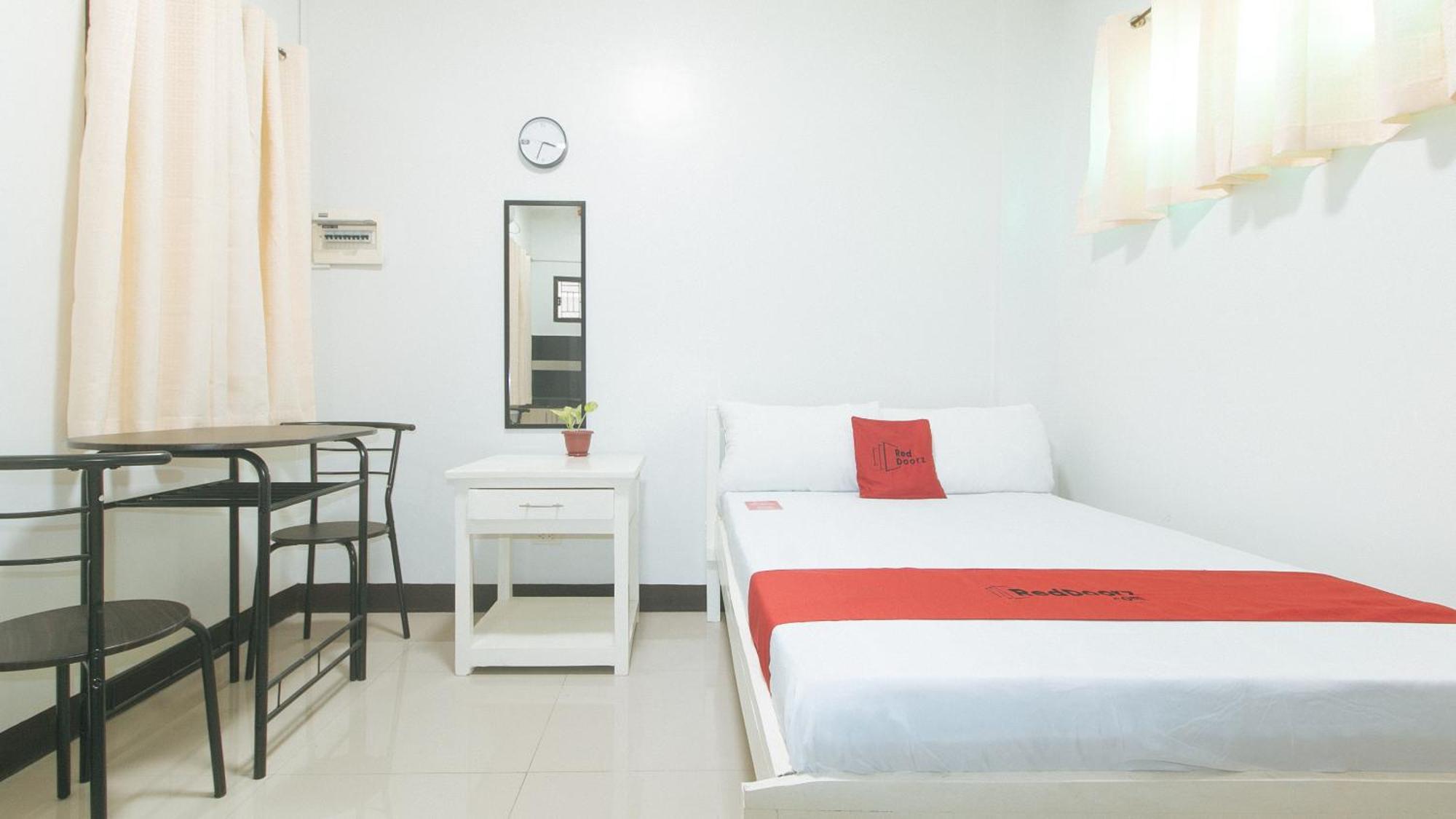Reddoorz At Mgp Apartelle Near Espana Hotel *
