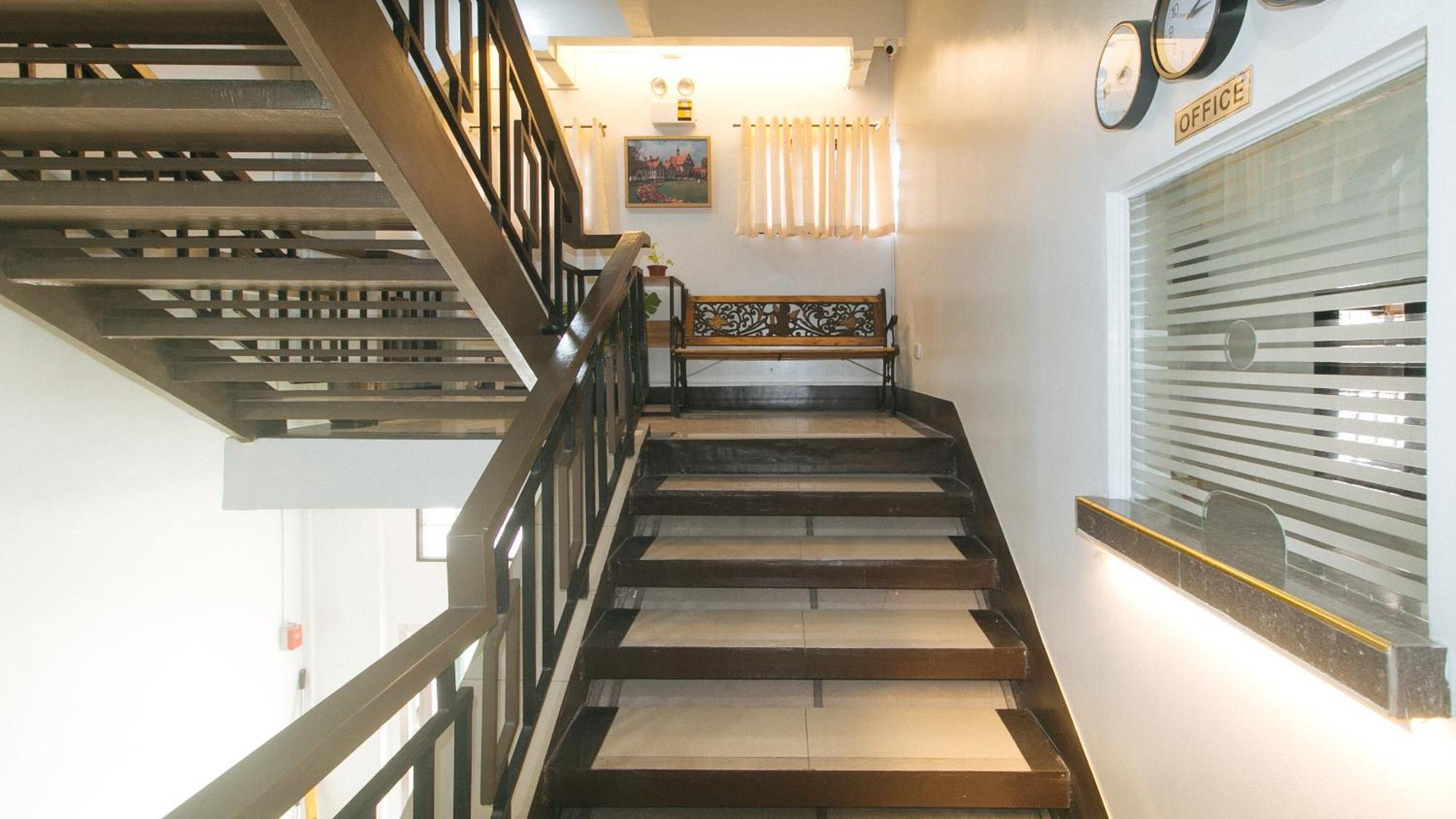 Reddoorz At Mgp Apartelle Near Espana * Manila