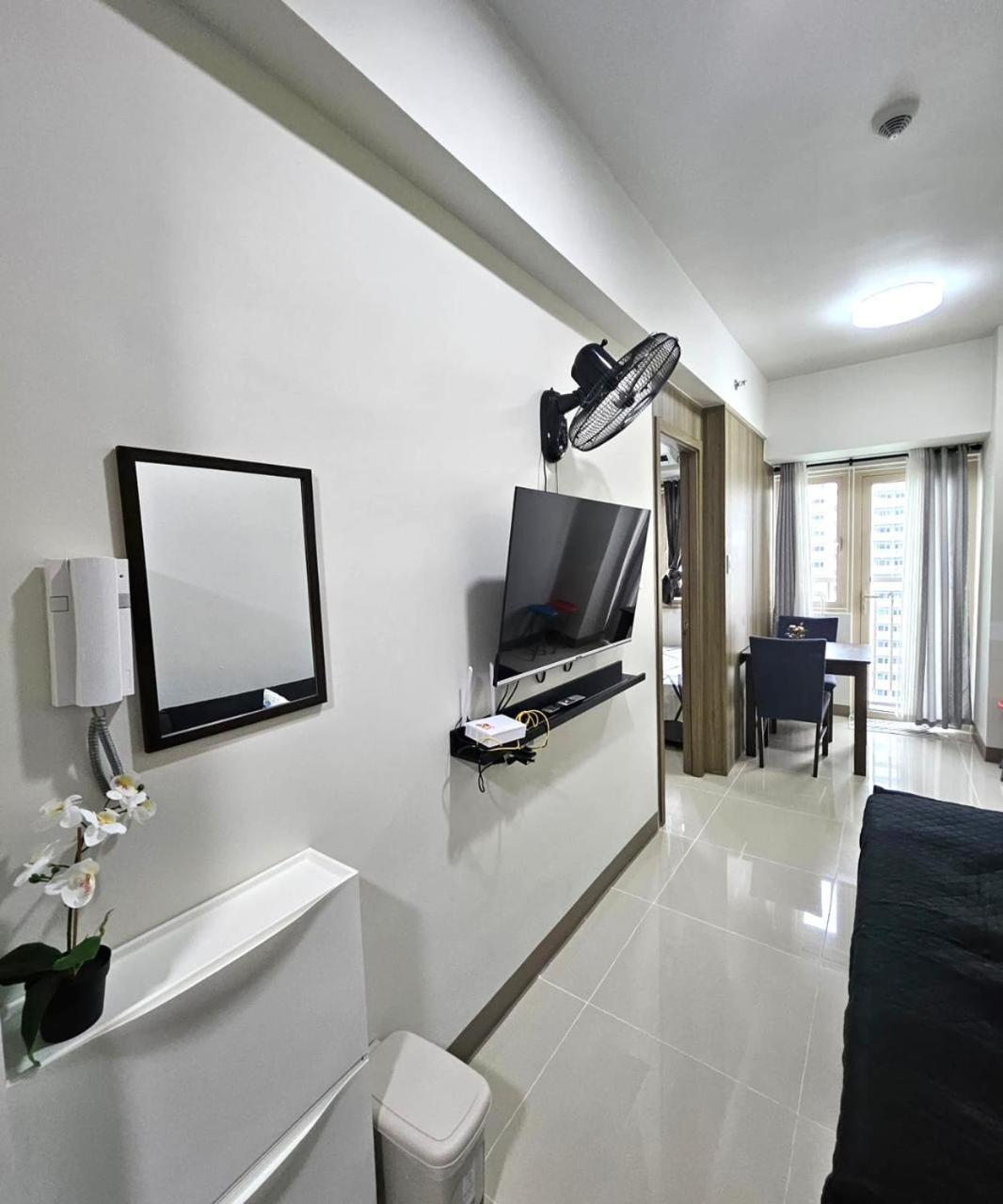Coast Residences - 1 Bedroom With Balcony Near Picc, Wtc, Star & Moa * Manila