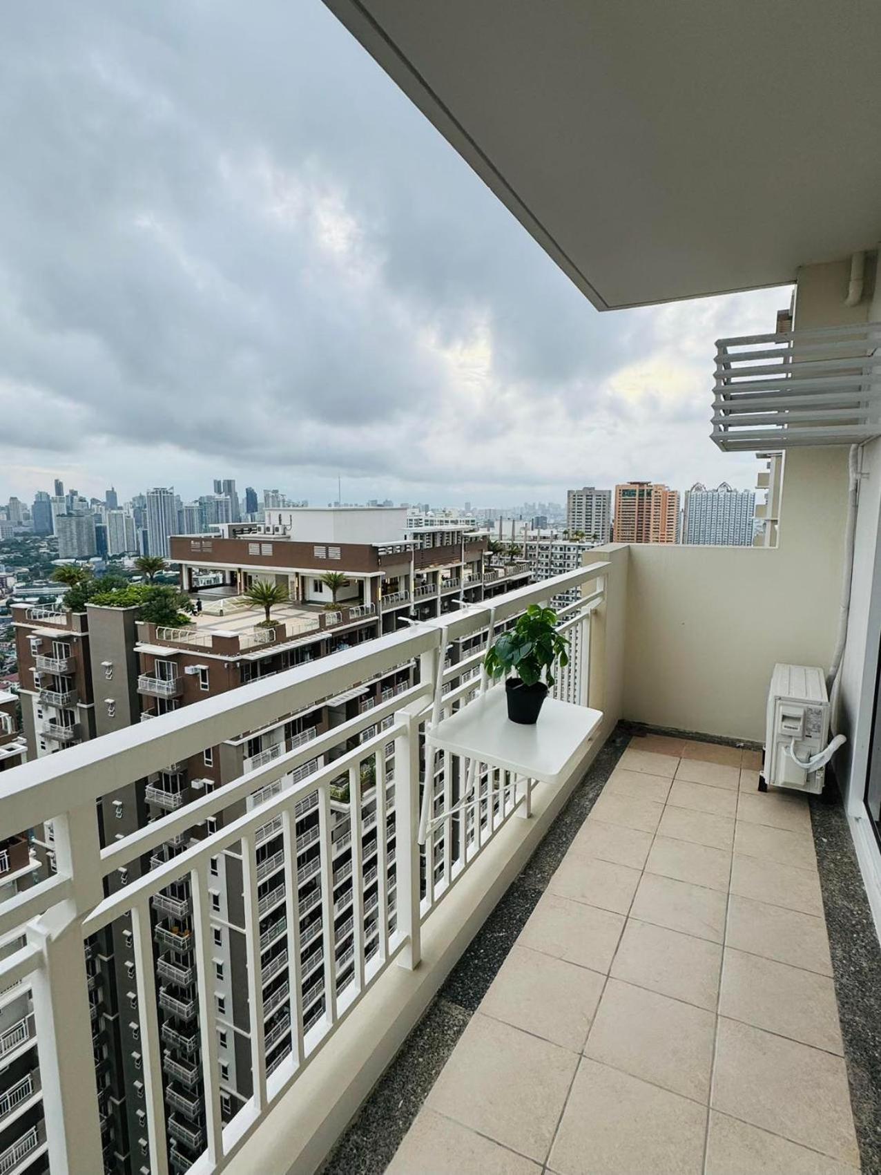 Vincondotel Near Bgc 3br Fairlane Apartment