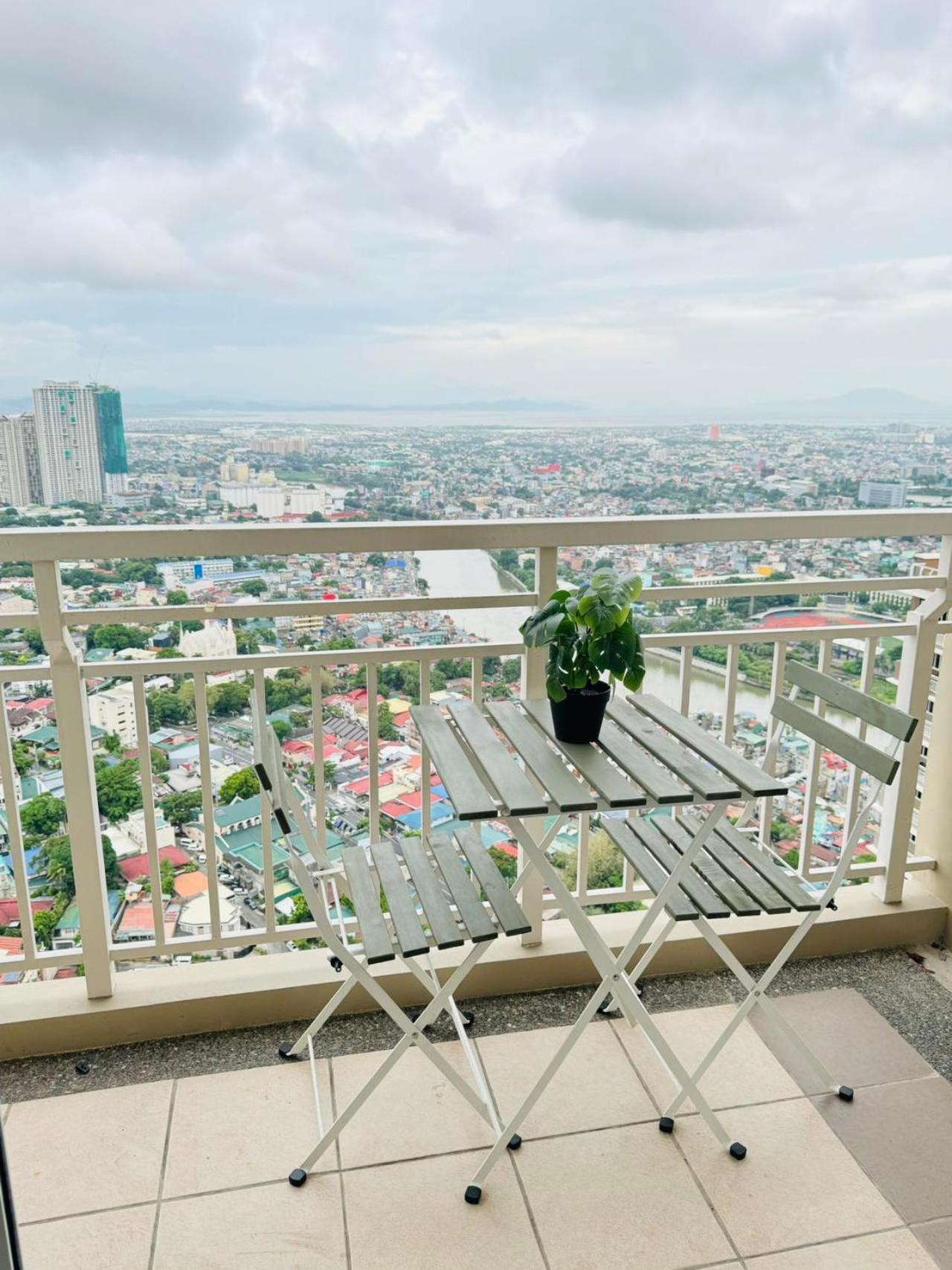 Vincondotel Near Bgc 3br Fairlane Apartment Manila