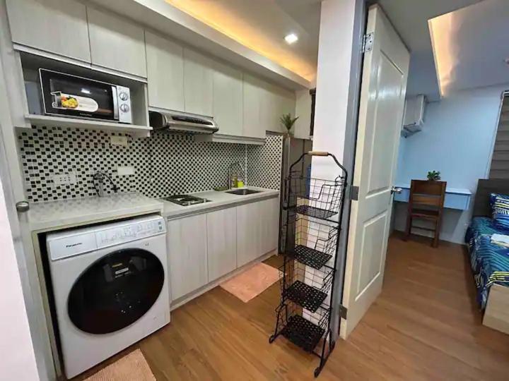 Apartment Away From But Close Like Family