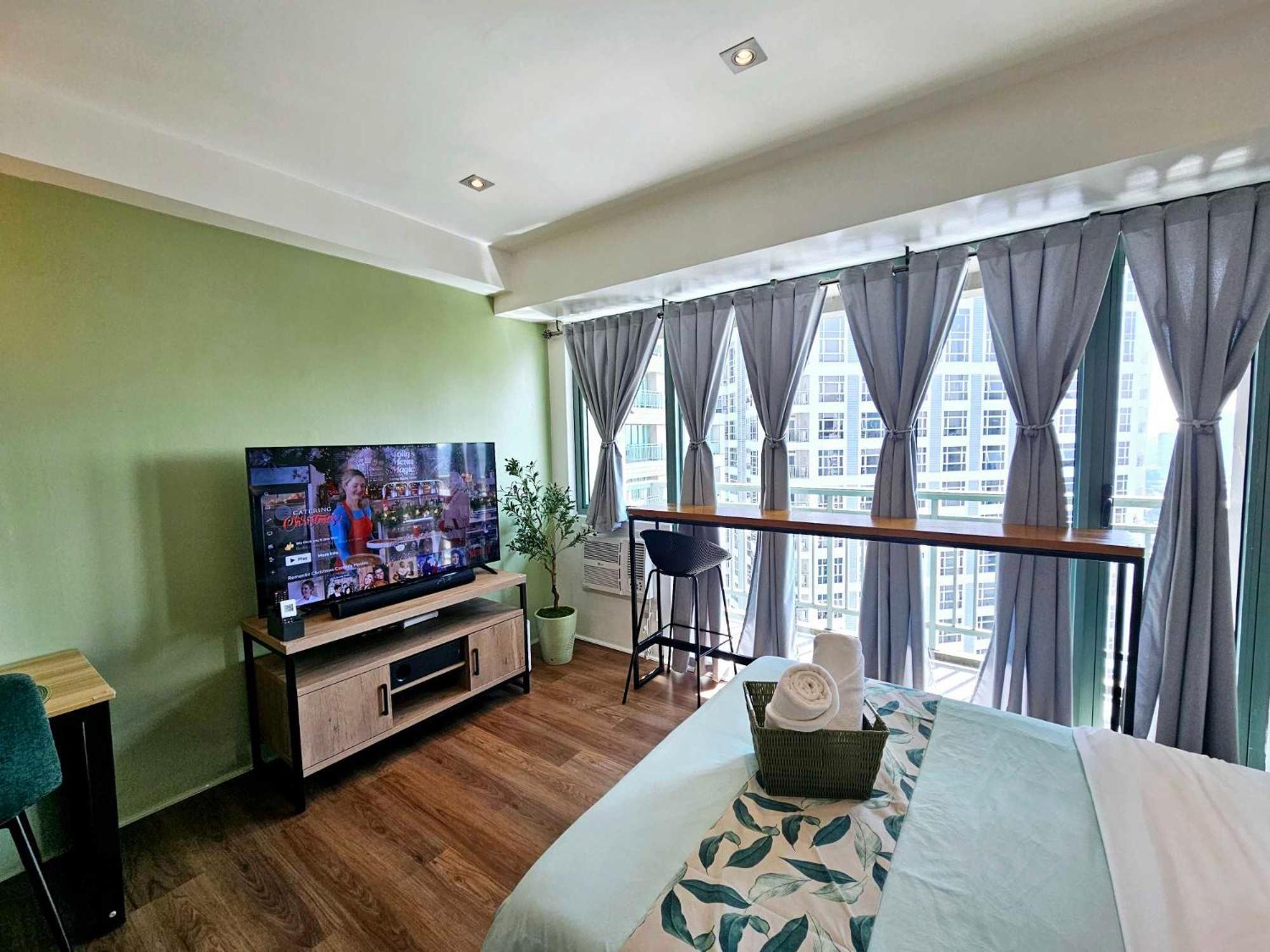 Soho In Front Of Edsa Shangri-la Mall - Lil Olive's Spot Apartment