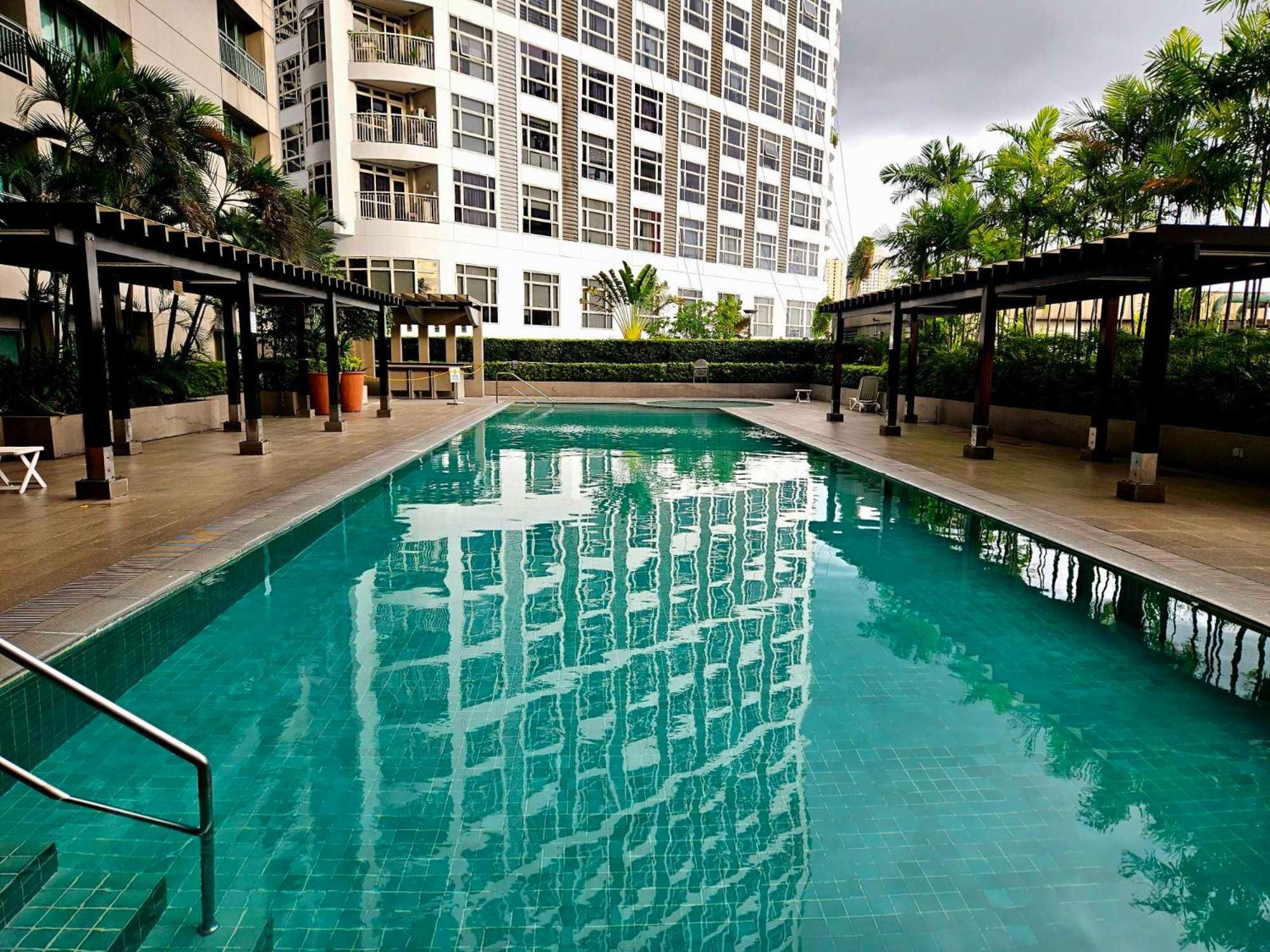 Soho In Front Of Edsa Shangri-la Mall - Lil Olive's Spot Apartment