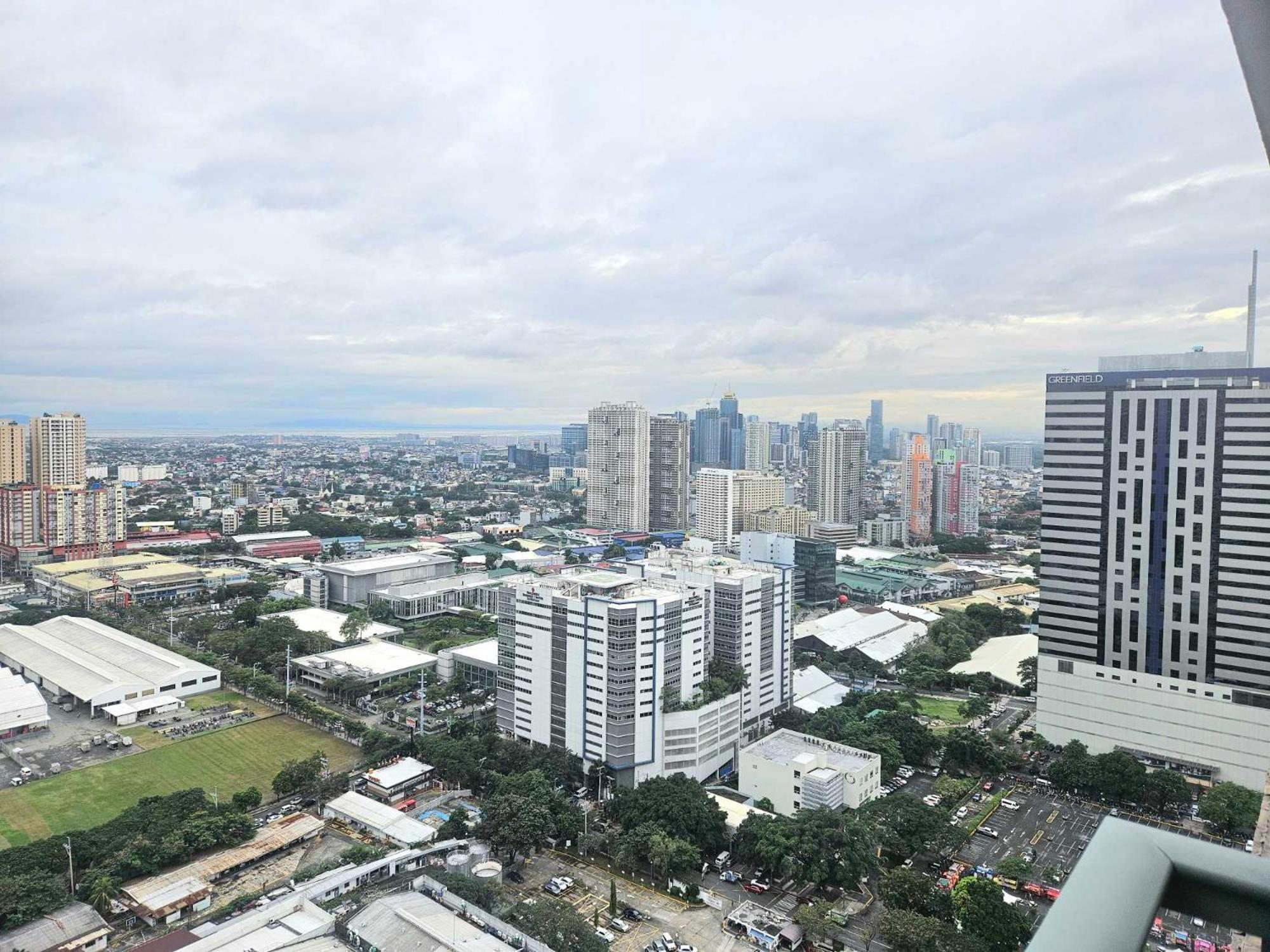 Soho In Front Of Edsa Shangri-la Mall - Lil Olive's Spot Apartment