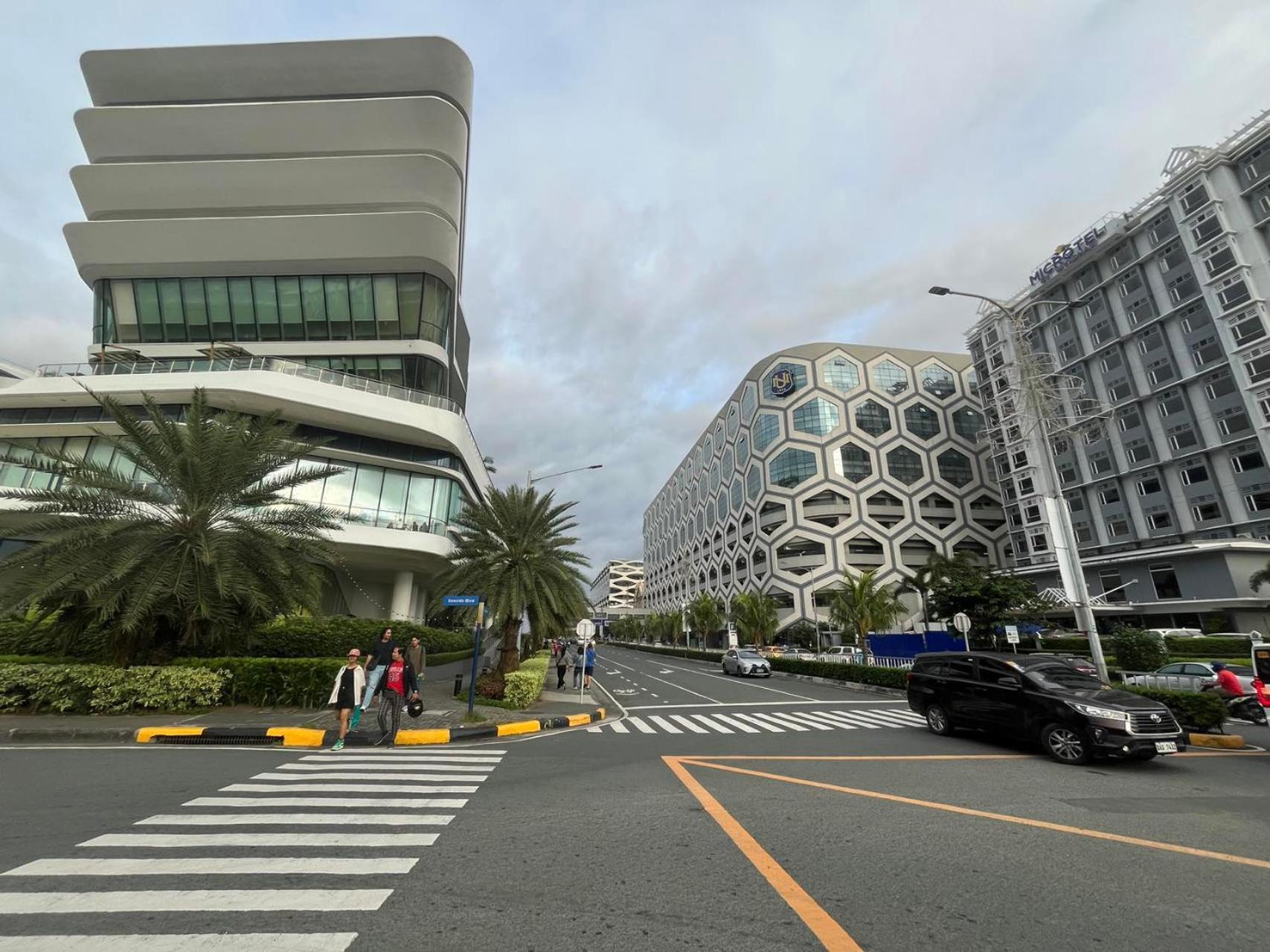 2 Beds With Balcony&wifi 4pax Shore 2 Moa Complex 735 * Manila