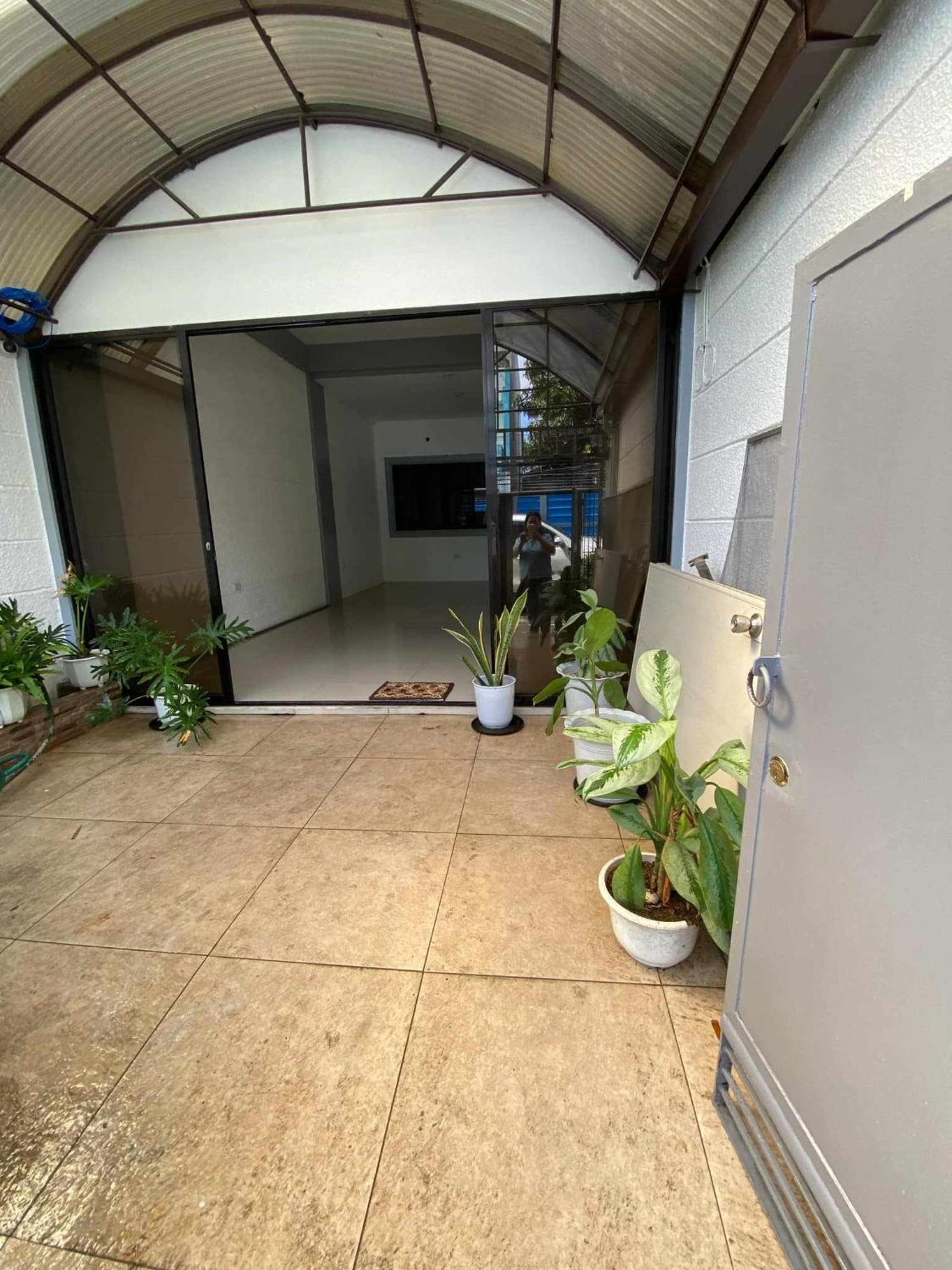 Bulova Entire House Apartment *