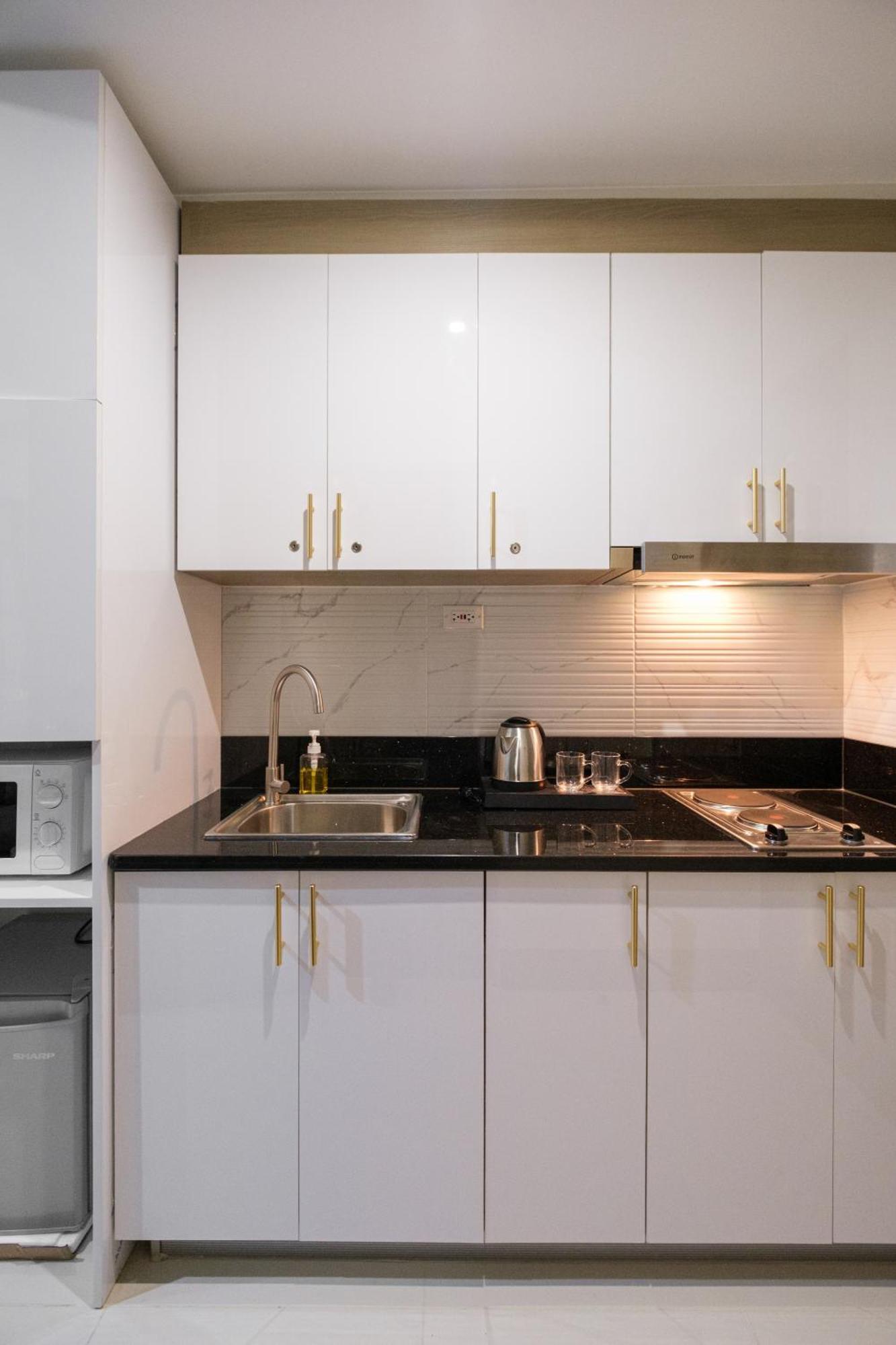 Luxe 1br With Wifi, Karaoke And Balcony Near Sm Megamall