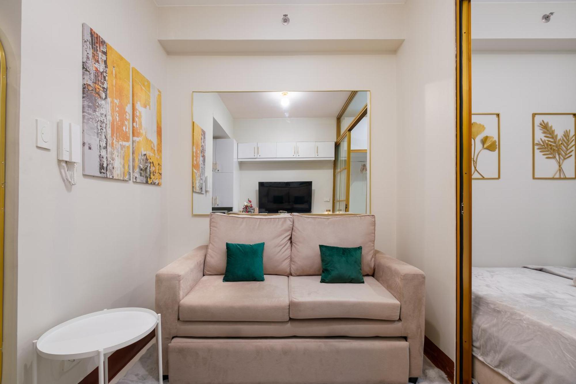 Luxe 1br With Wifi, Karaoke And Balcony Near Sm Megamall * Manila