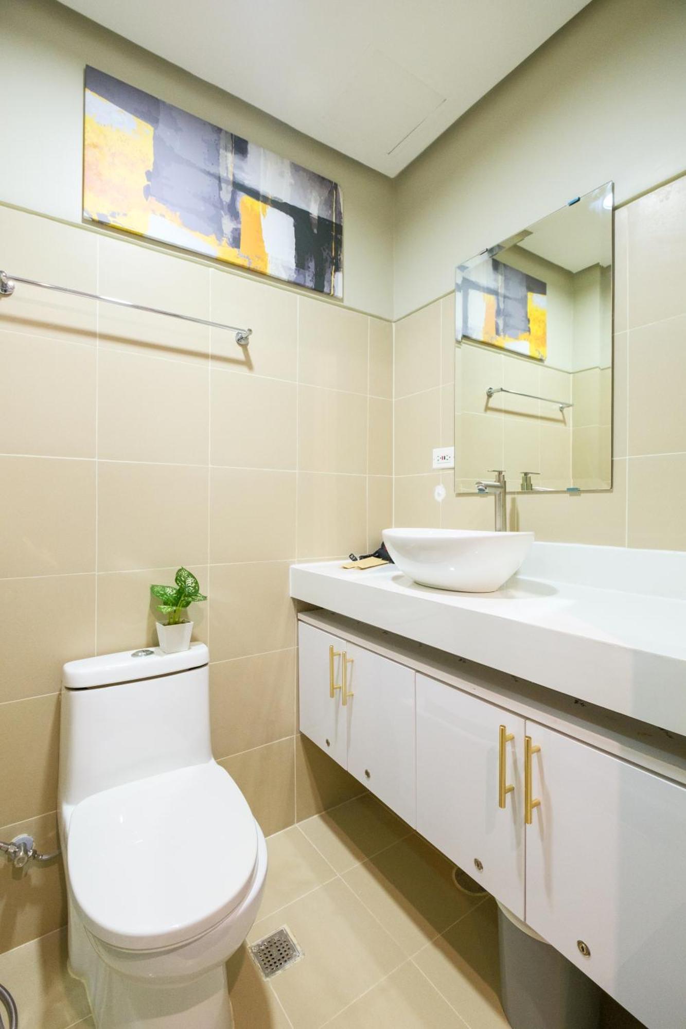 Luxe 1br With Wifi, Karaoke And Balcony Near Sm Megamall Manila