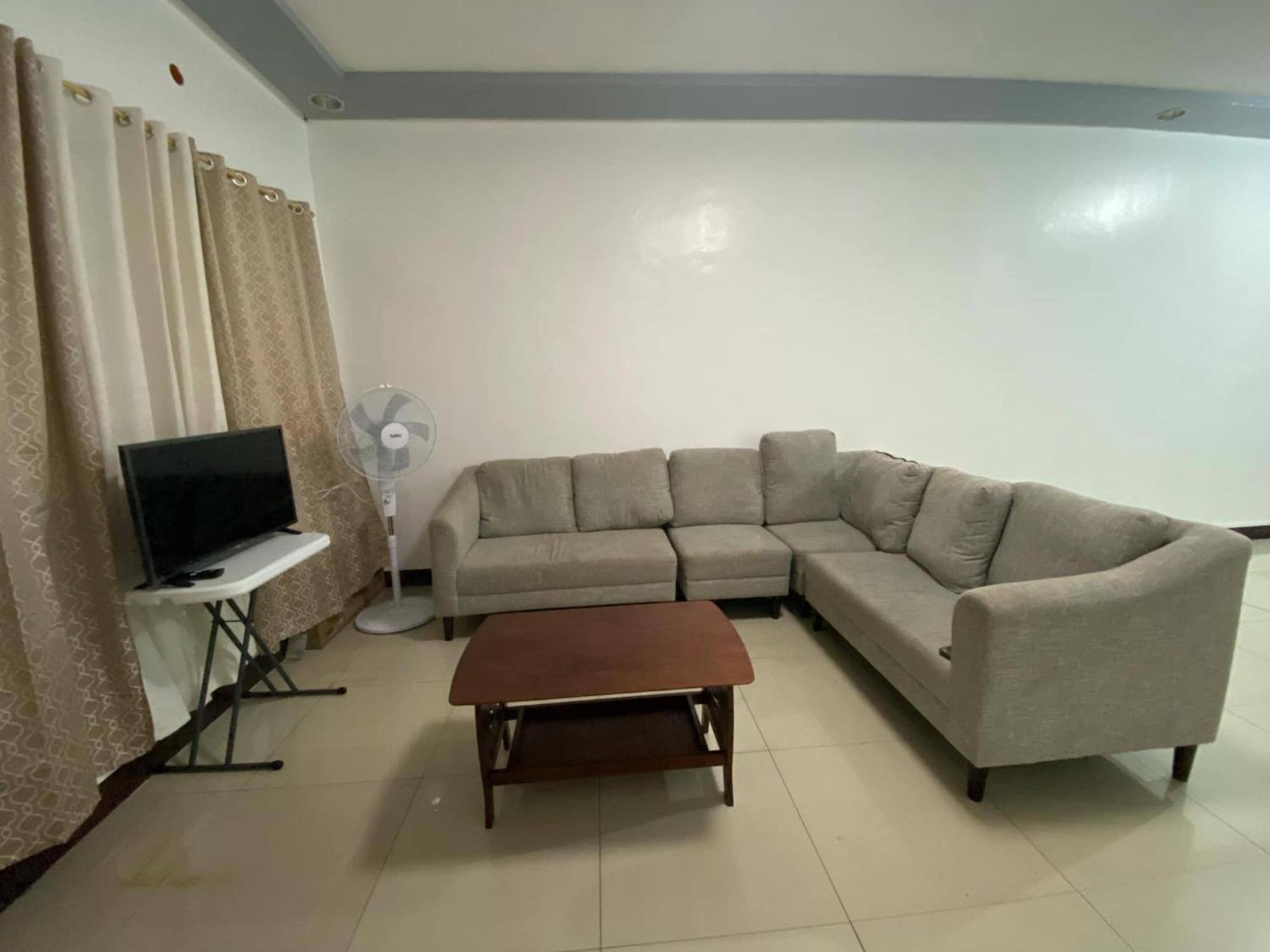 Apartment Bulova Entire House *