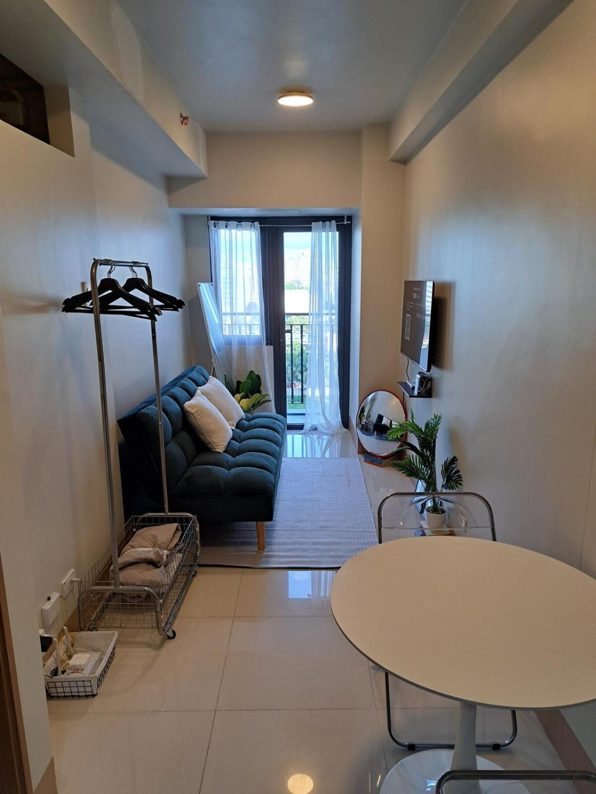 Yutori Haus At Shore 3 Tower 2 Near Mall Of Pasay *
