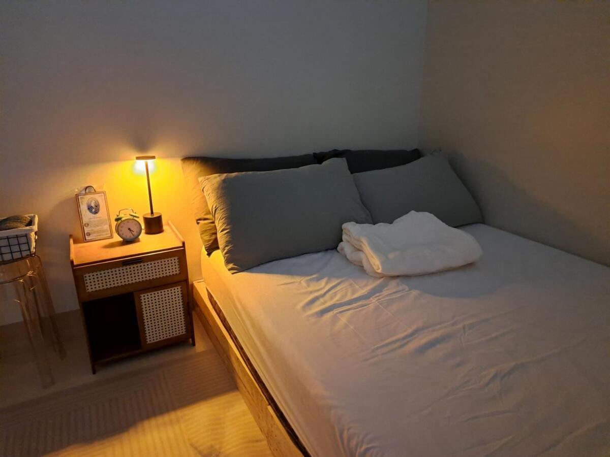 Apartment Yutori Haus At Shore 3 Tower 2 Near Mall Of Pasay