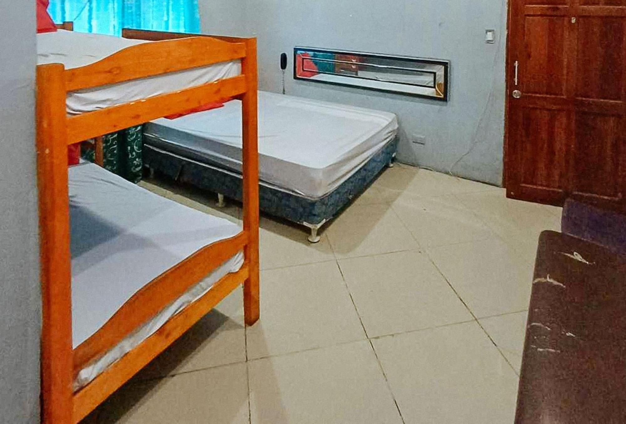 Reddoorz At V-cat Apartelle Sampaloc 3*