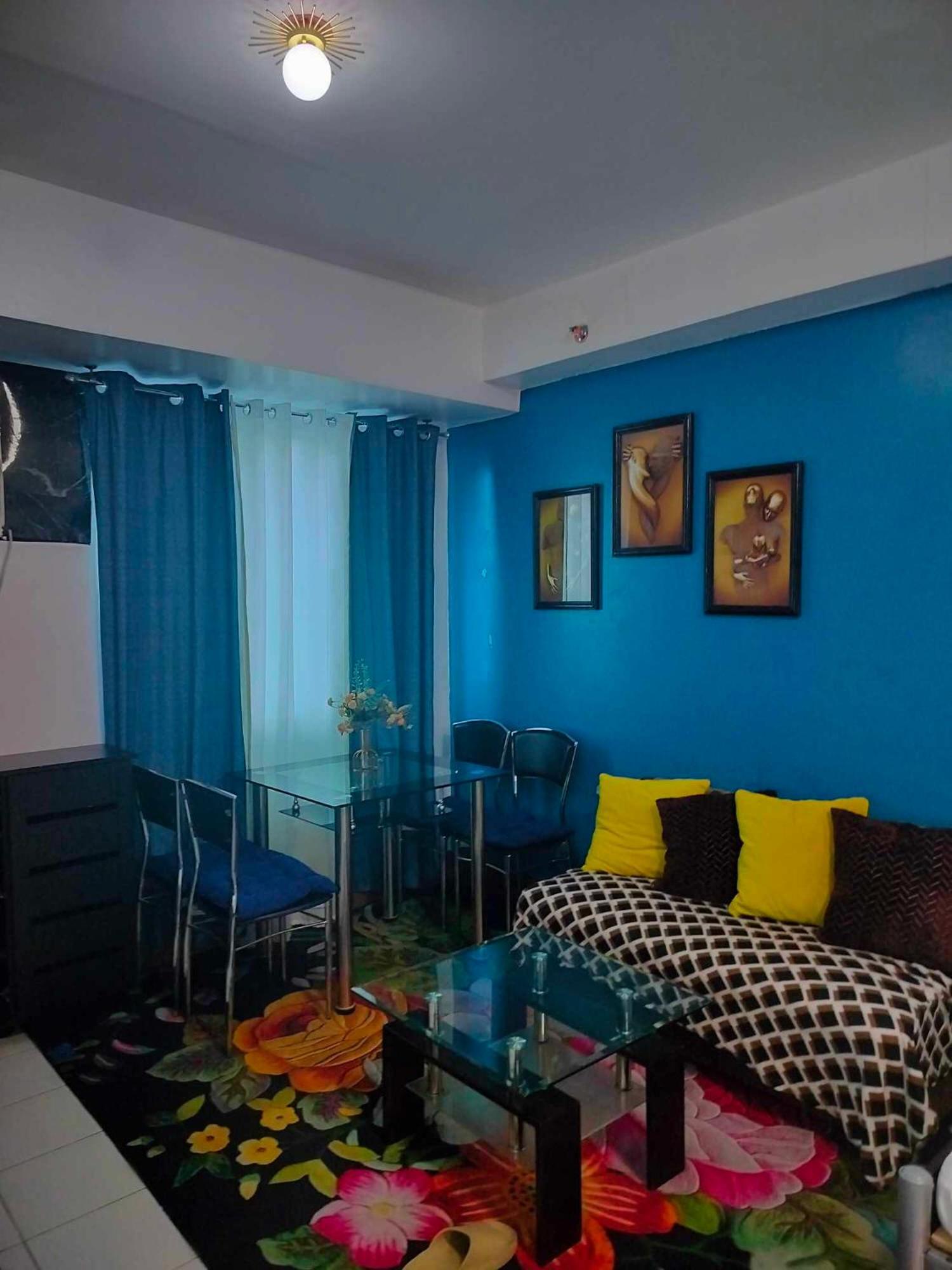 Apartment 7th Floor Tower B Unit With Modern Amenities *