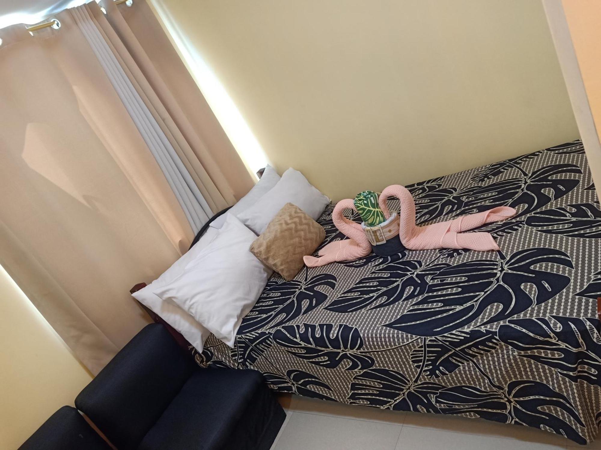 28th Floor 1 Bedroom Unit With Pool View Manila
