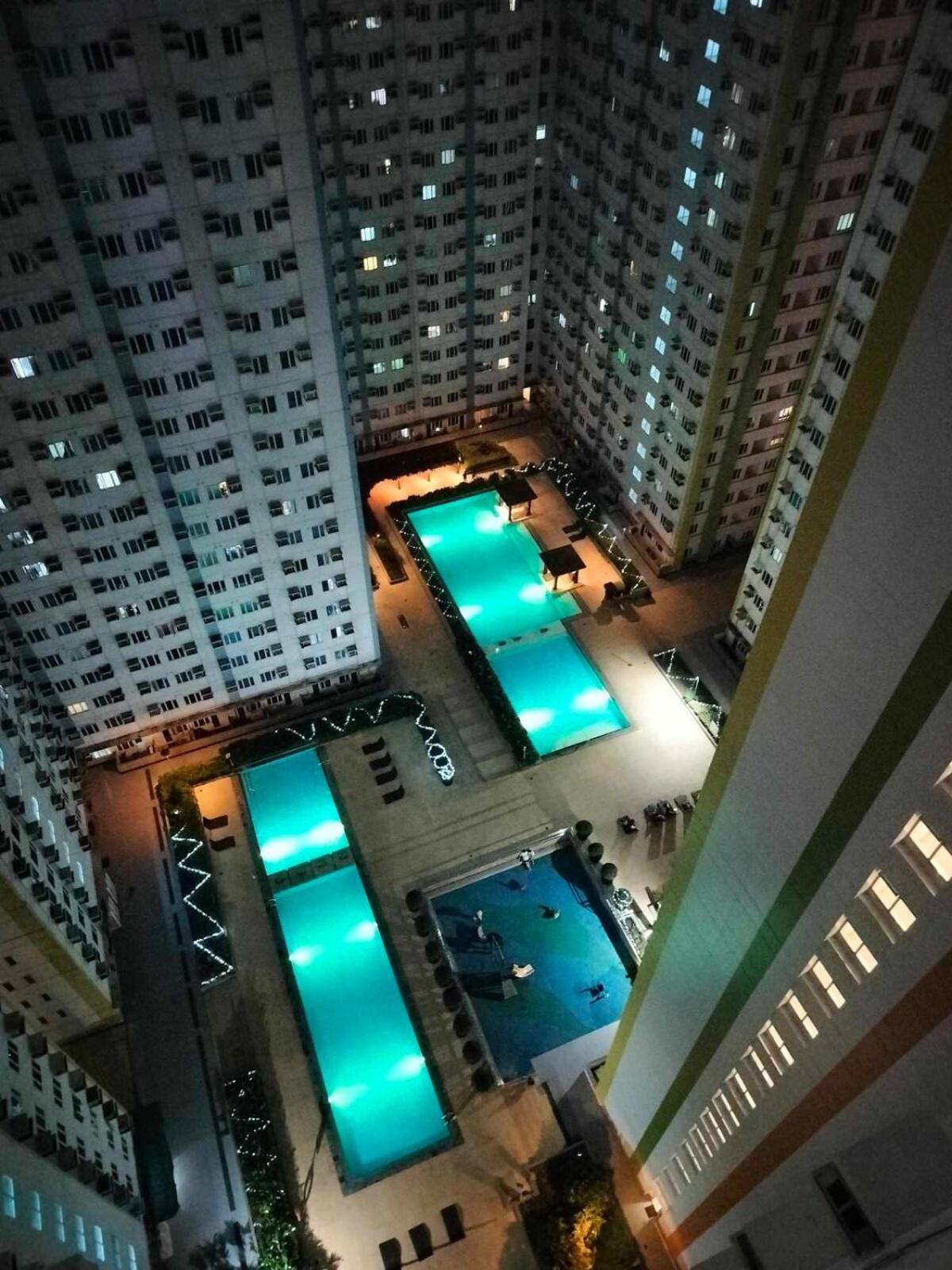 Apartment 28th Floor 1 Bedroom Unit With Pool View