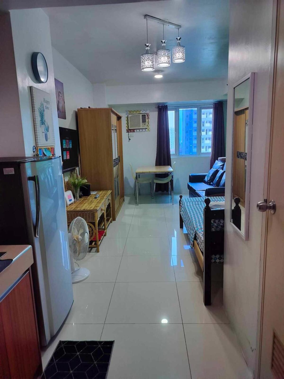 Apartment 17th Floor Type Unit With View *