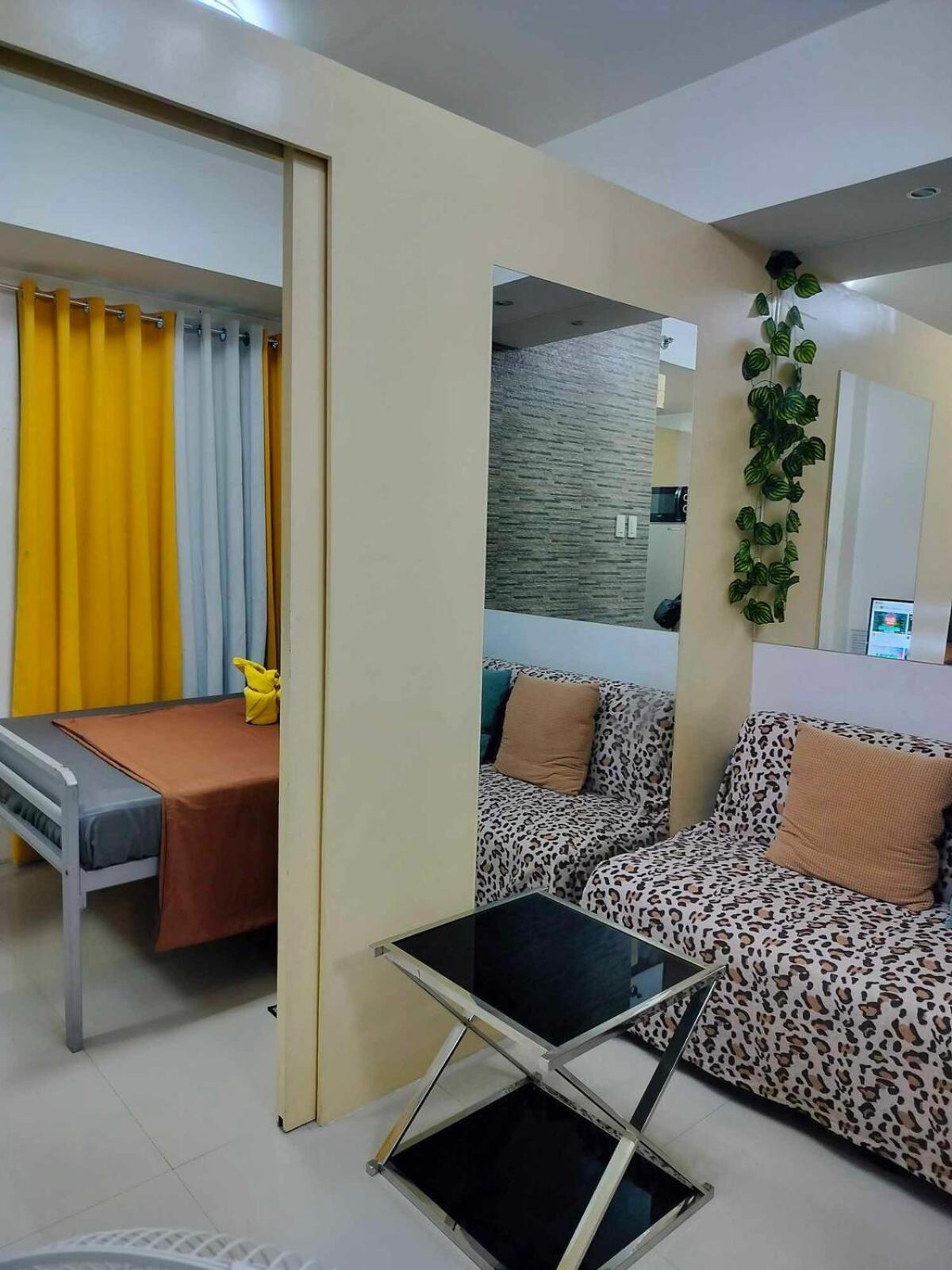 512 A 1-bedroom Unit At Mplace South Triangle Apartment