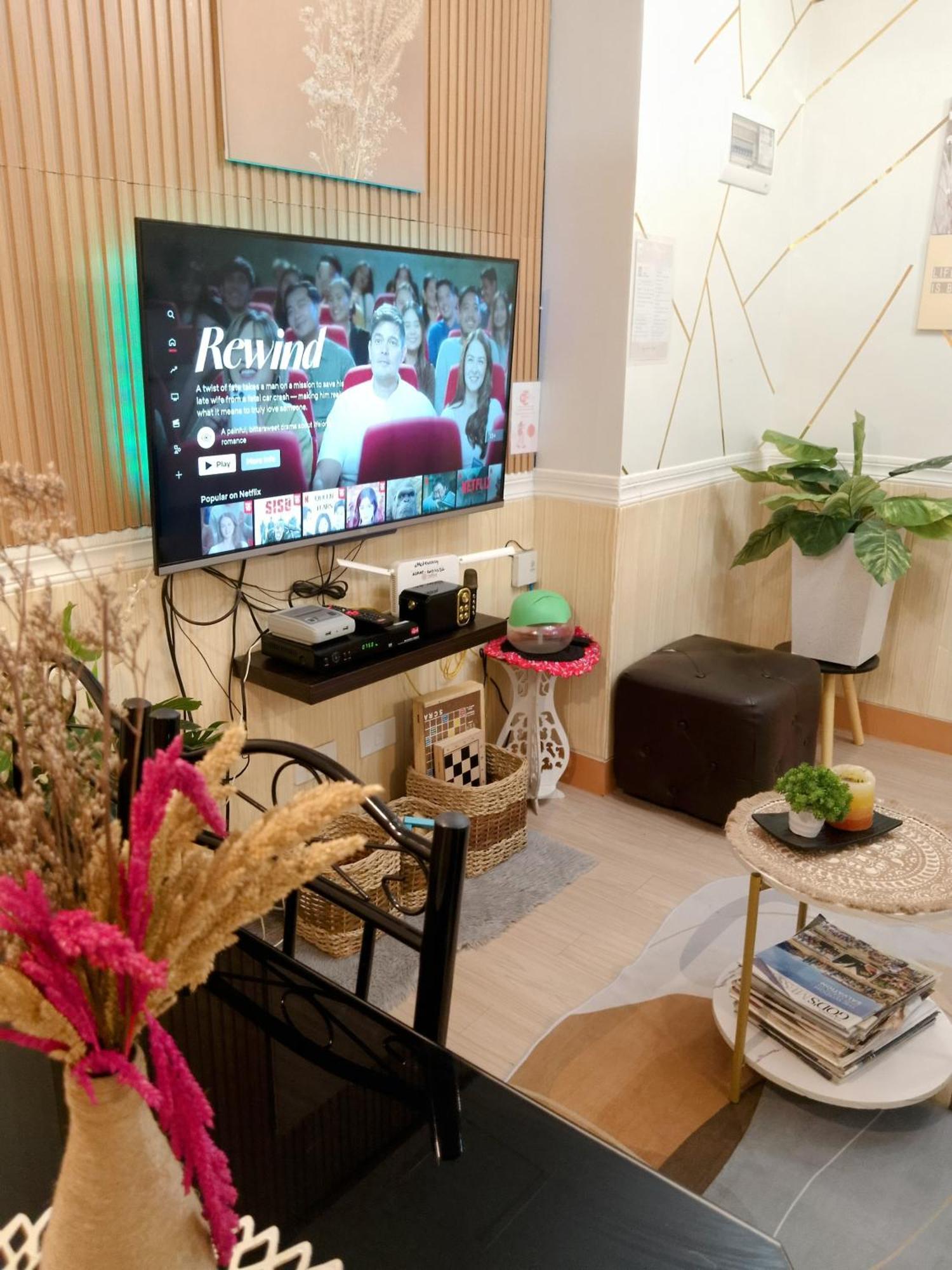 Apartment Combined Unit With 2 Bedroom At Trees Residences Manila