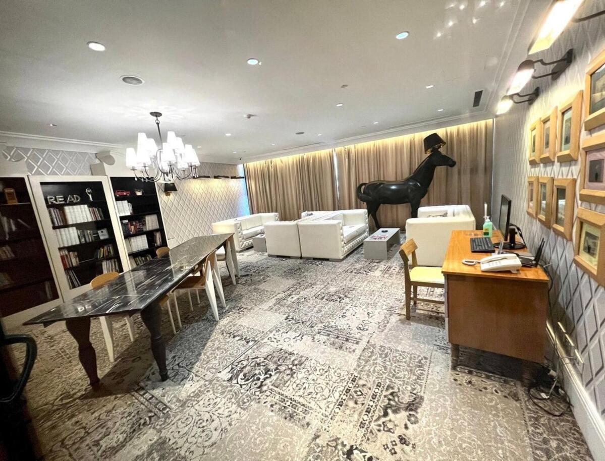 Cozy 1 Bedroom At Knightsbridge Apartment