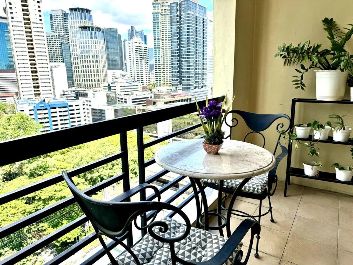 New! With Balcony & Park View In Greenbelt *