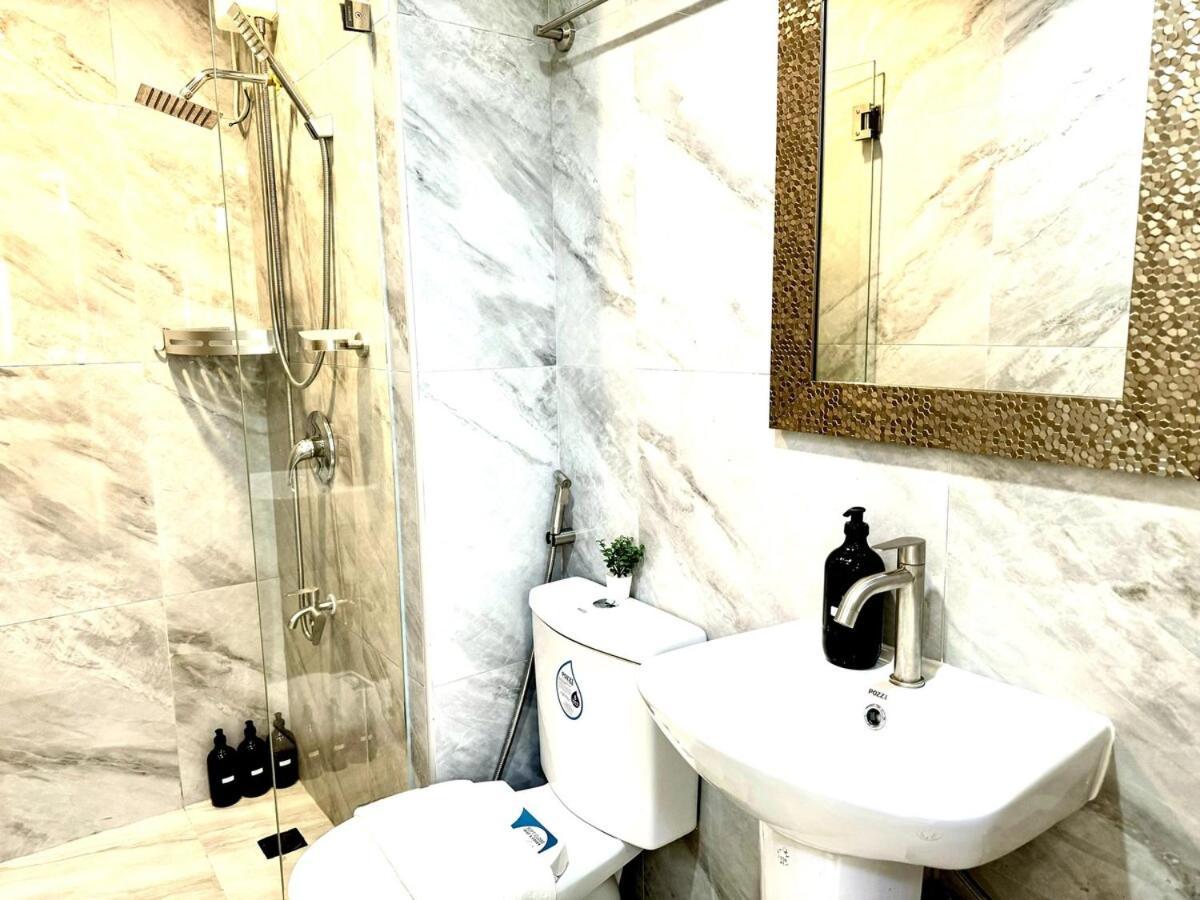 New! With Balcony & Park View In Greenbelt Apartment Manila