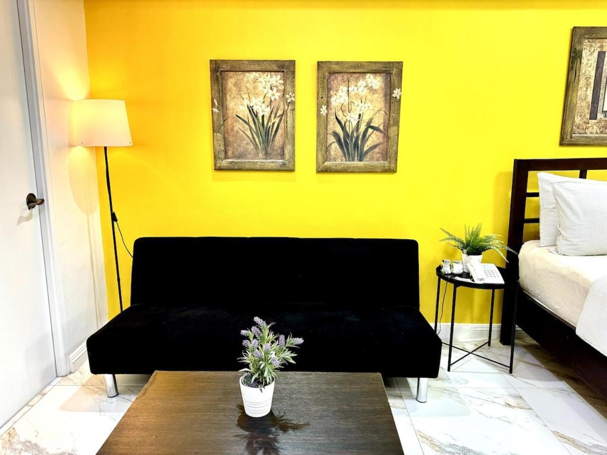 New! With Balcony & Park View In Greenbelt Apartment