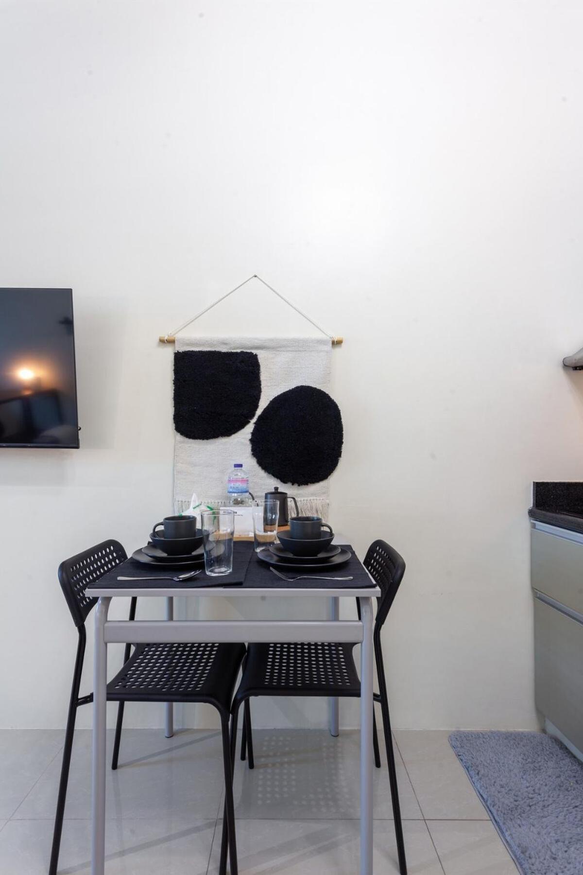 Makati Near Naia & Greenbelt - Free Parking! Apartment *