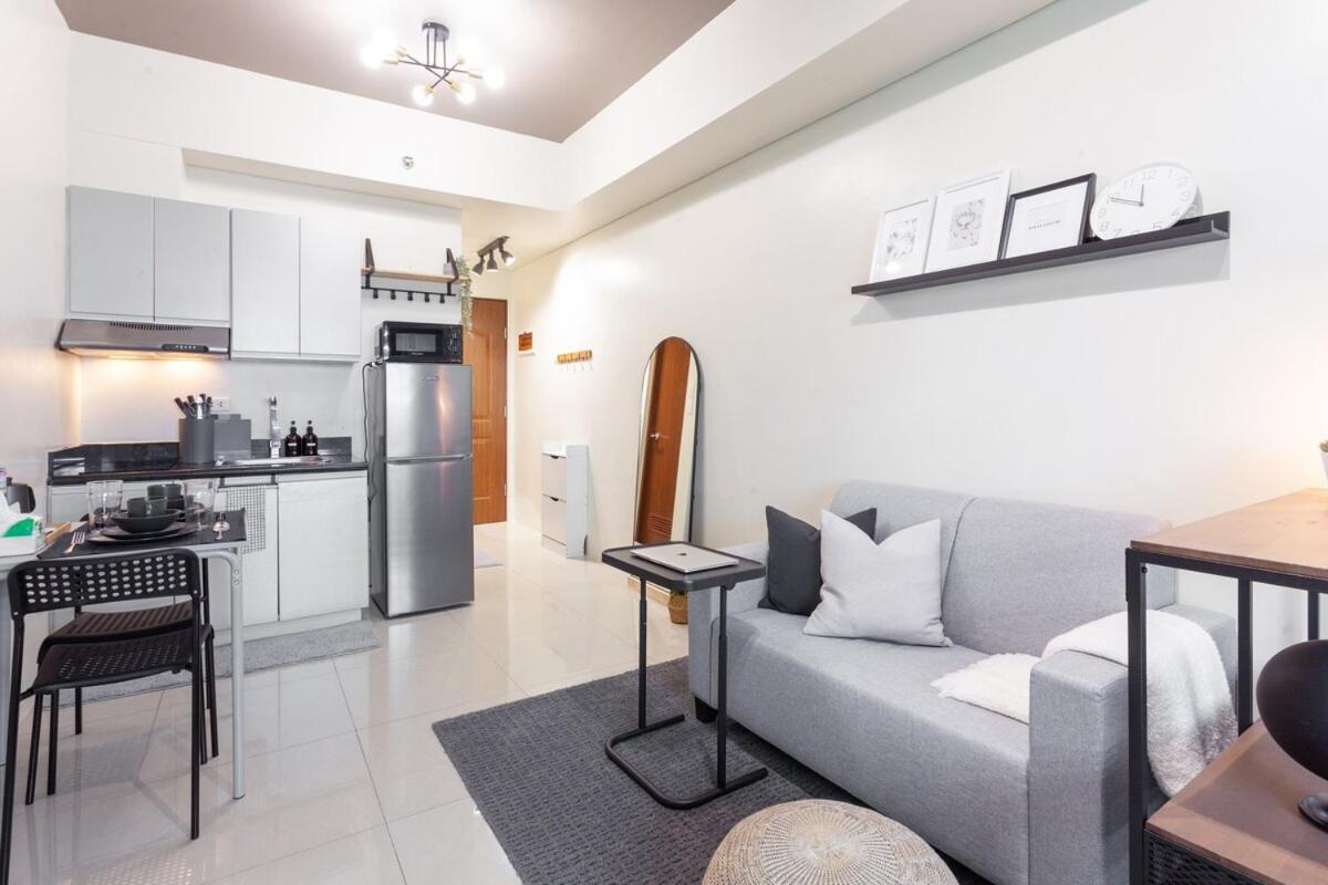 Apartment Makati Near Naia & Greenbelt - Free Parking!