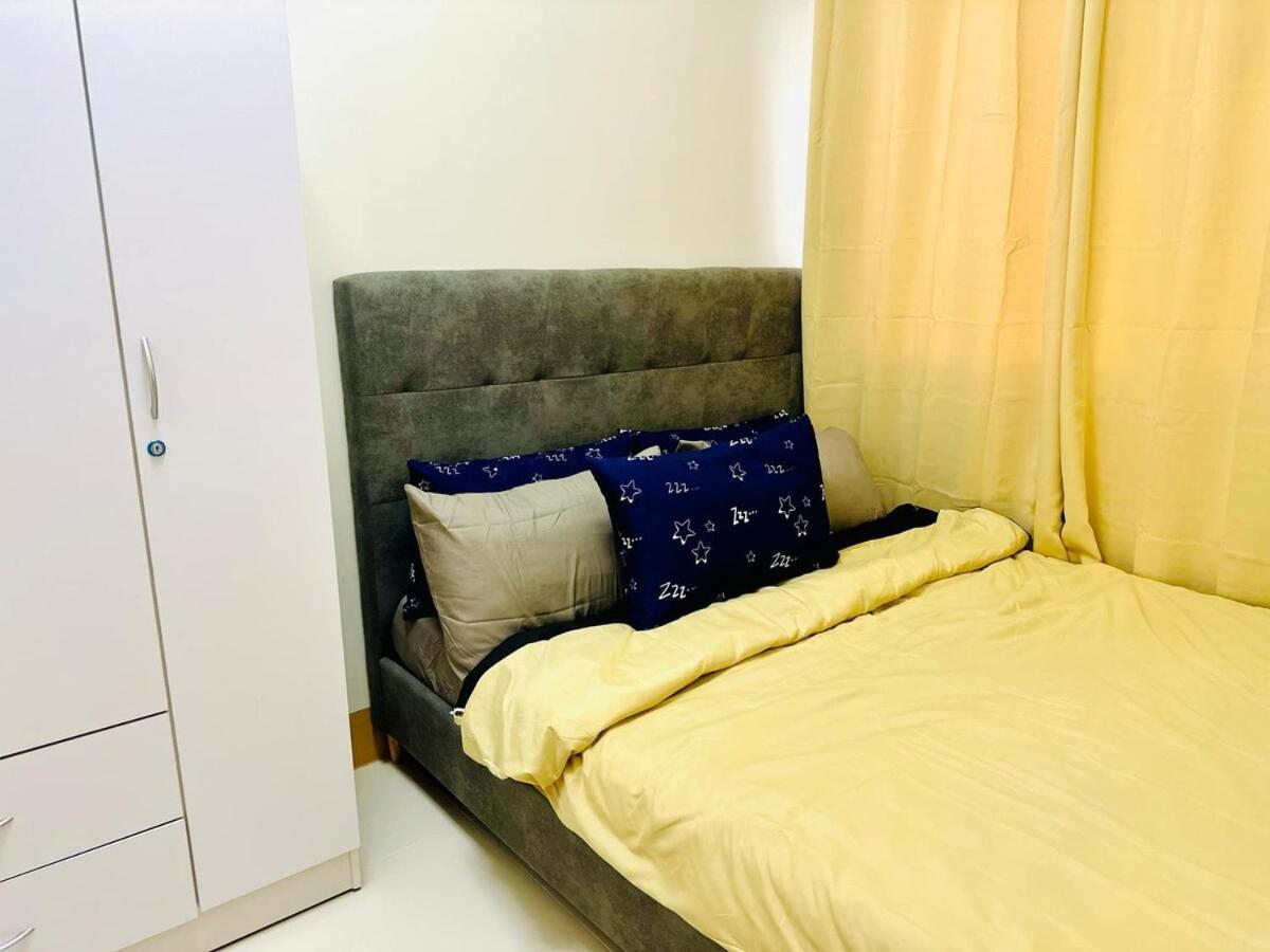 Apartment Chopper's Penthouse At Shore 3 Near Sm Moa *