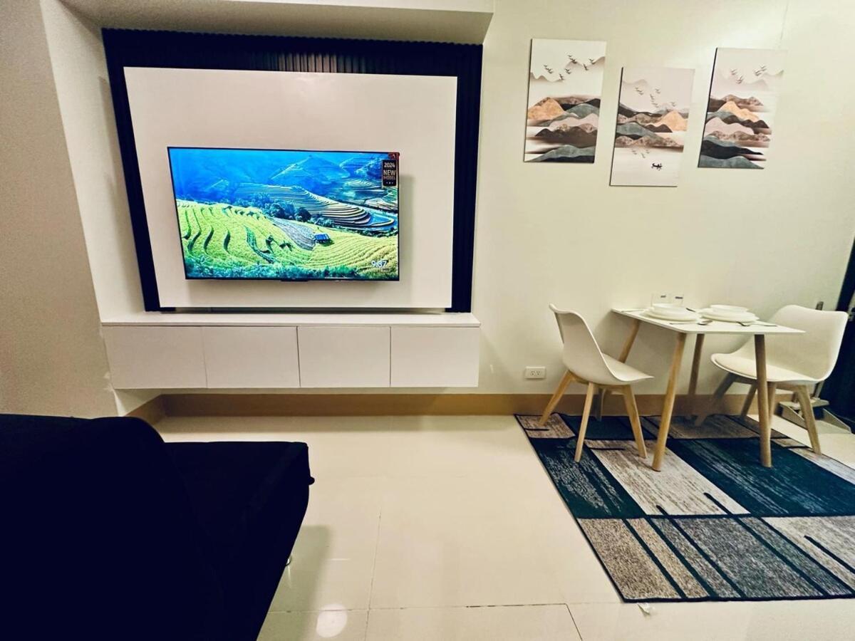 Apartment Chopper's Penthouse At Shore 3 Near Sm Moa Manila