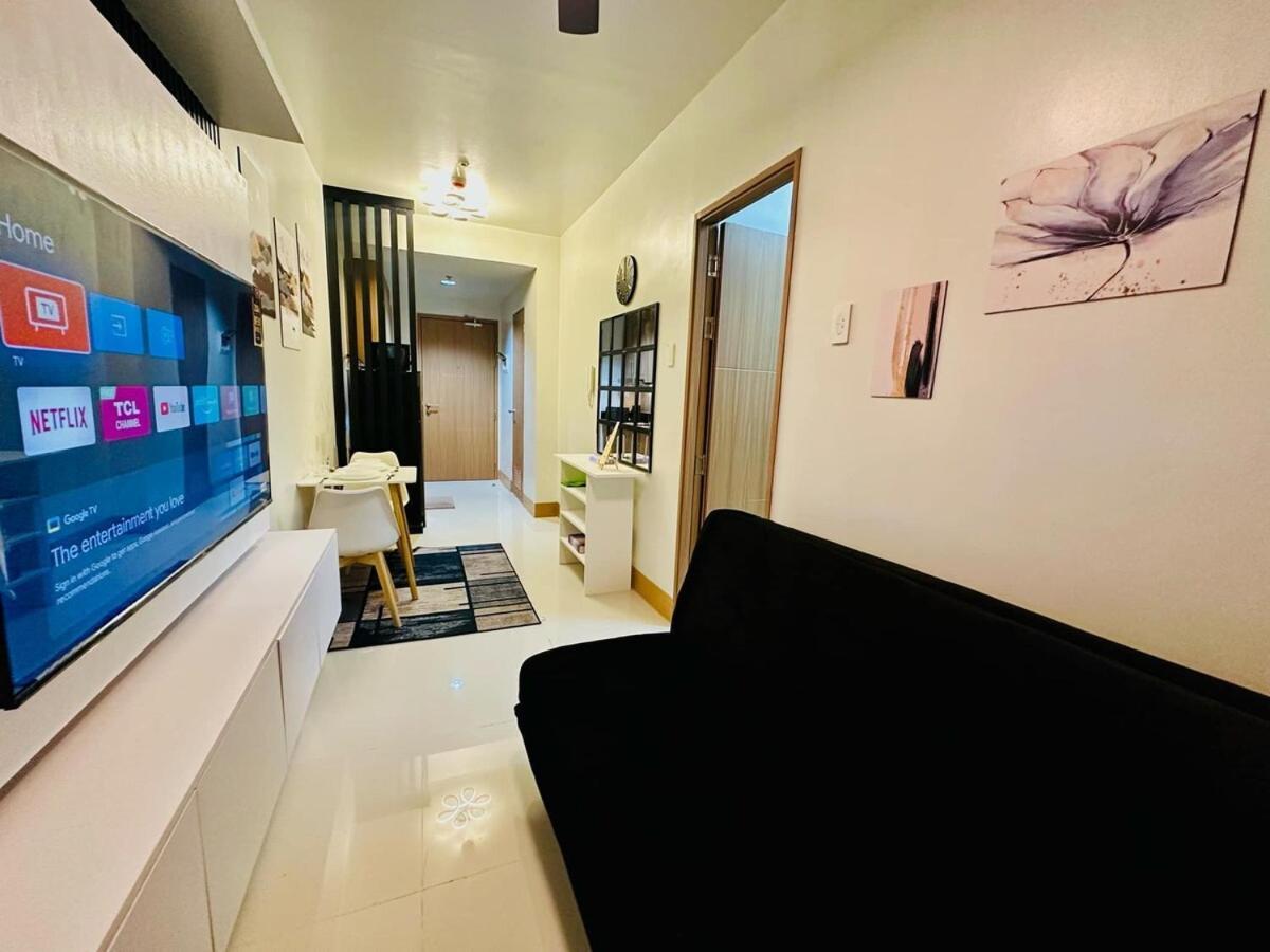 Apartment Chopper's Penthouse At Shore 3 Near Sm Moa *