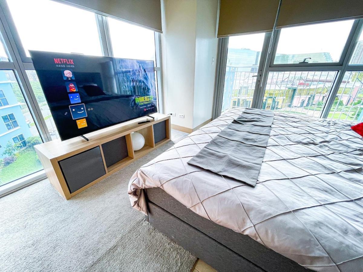 Luxury 2br Corner Near Solaire & Okada Ii Sunset Apartment Manila