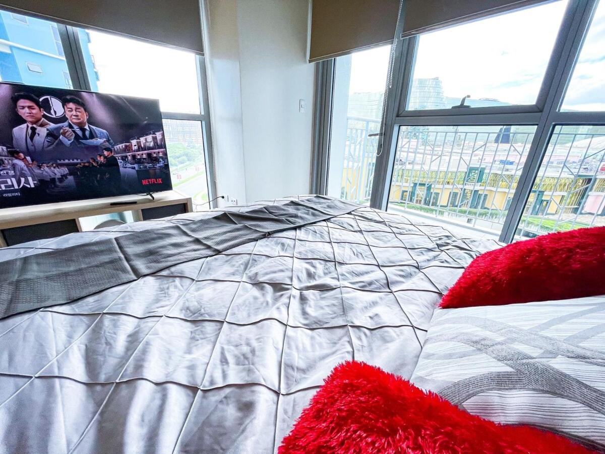 Luxury 2br Corner Near Solaire & Okada Ii Sunset *