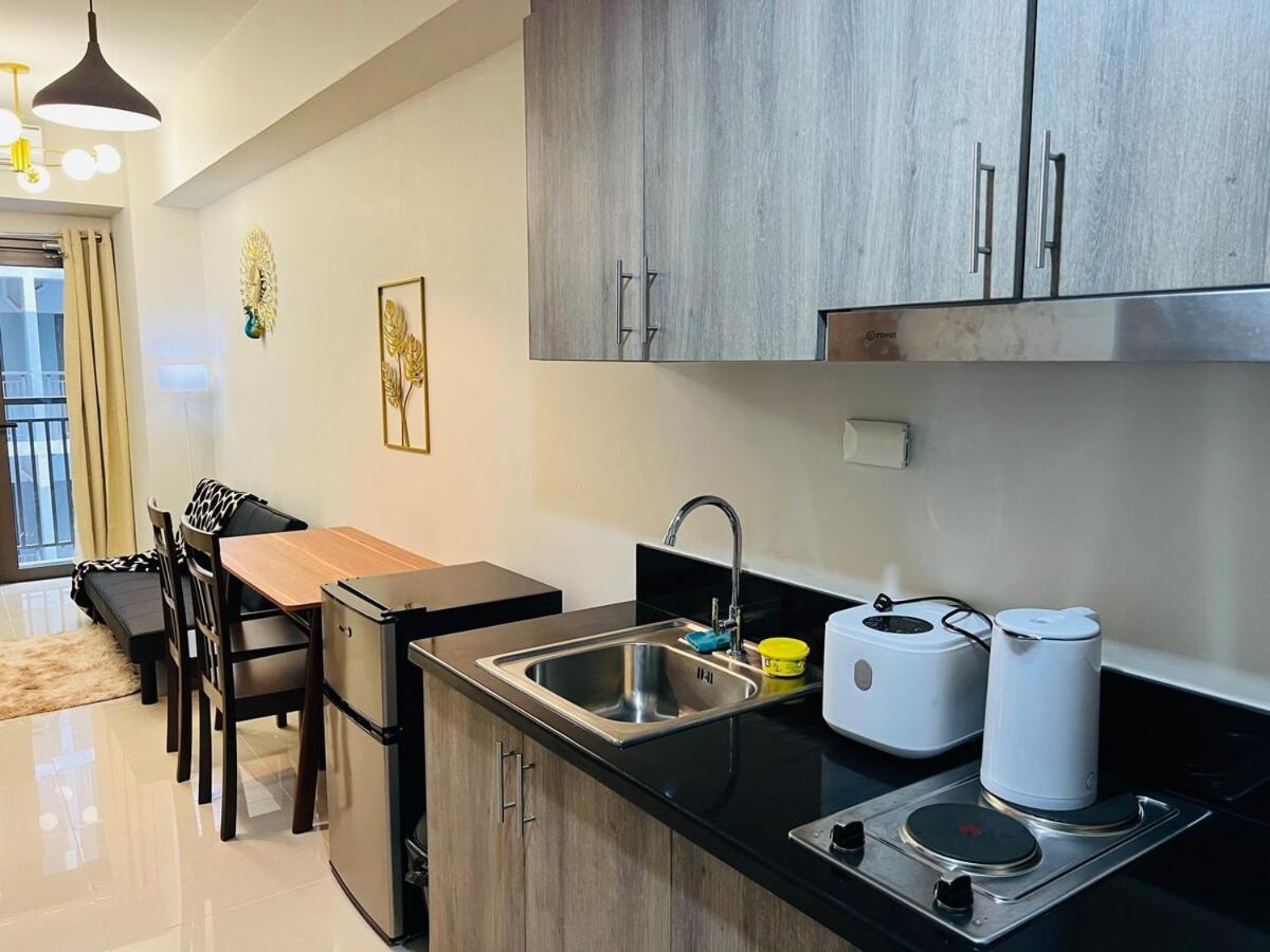 Apartment Maiden Near Mall Of