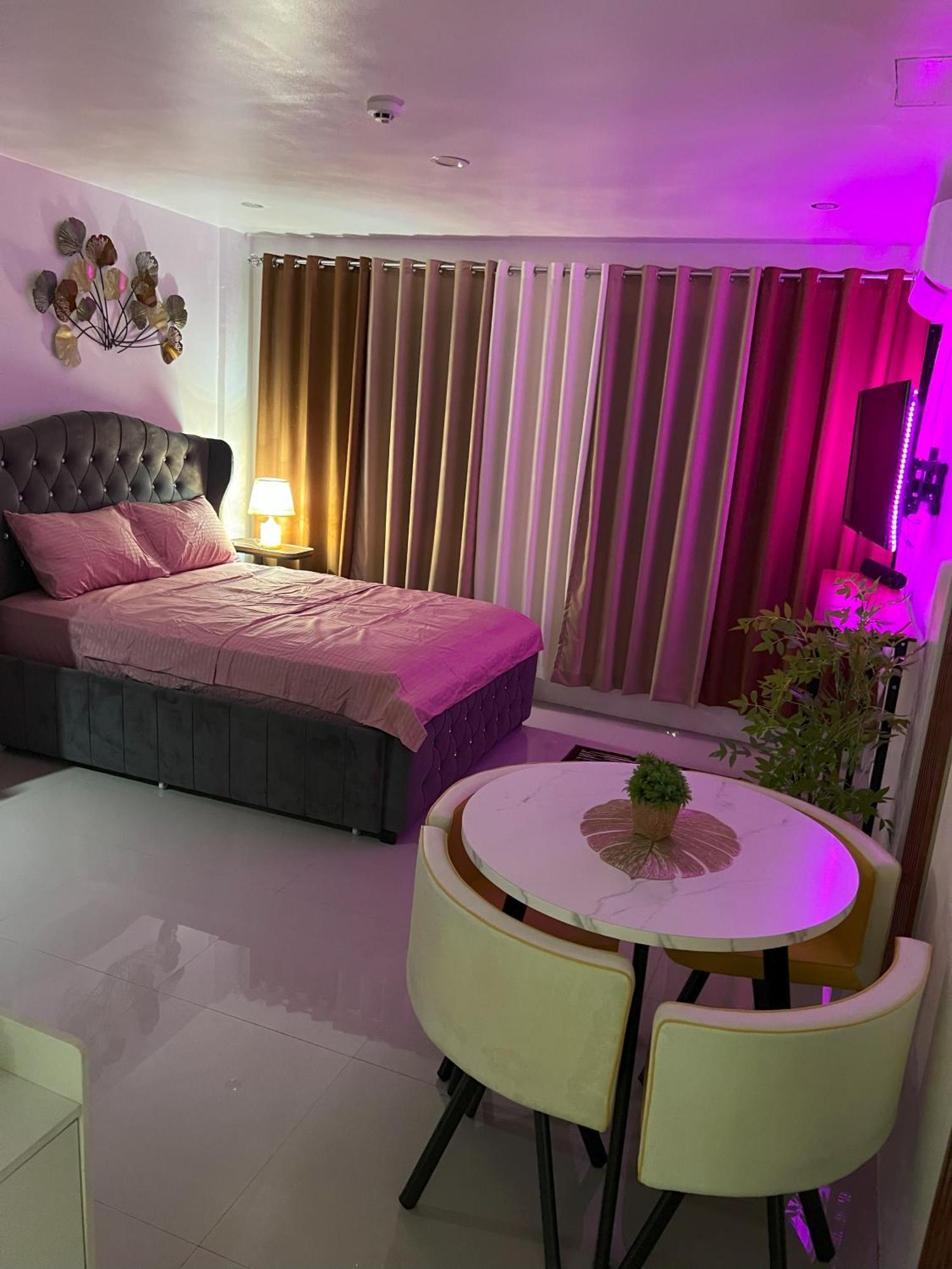 El Marco - Near Adventist Medical Center Apartment