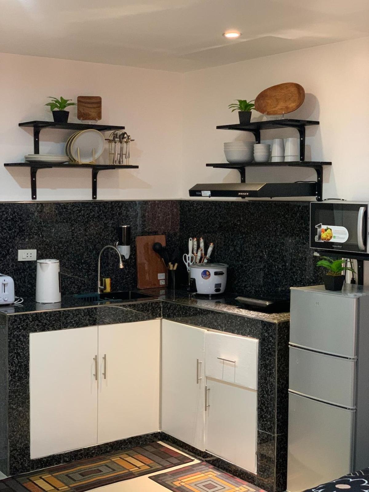 Apartment El Marco - Near Adventist Medical Center