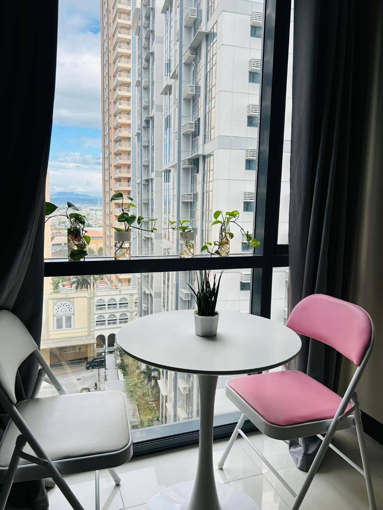 11b Tower 1 Viceroy Residences Mc Kinley Hill Bgc * Manila